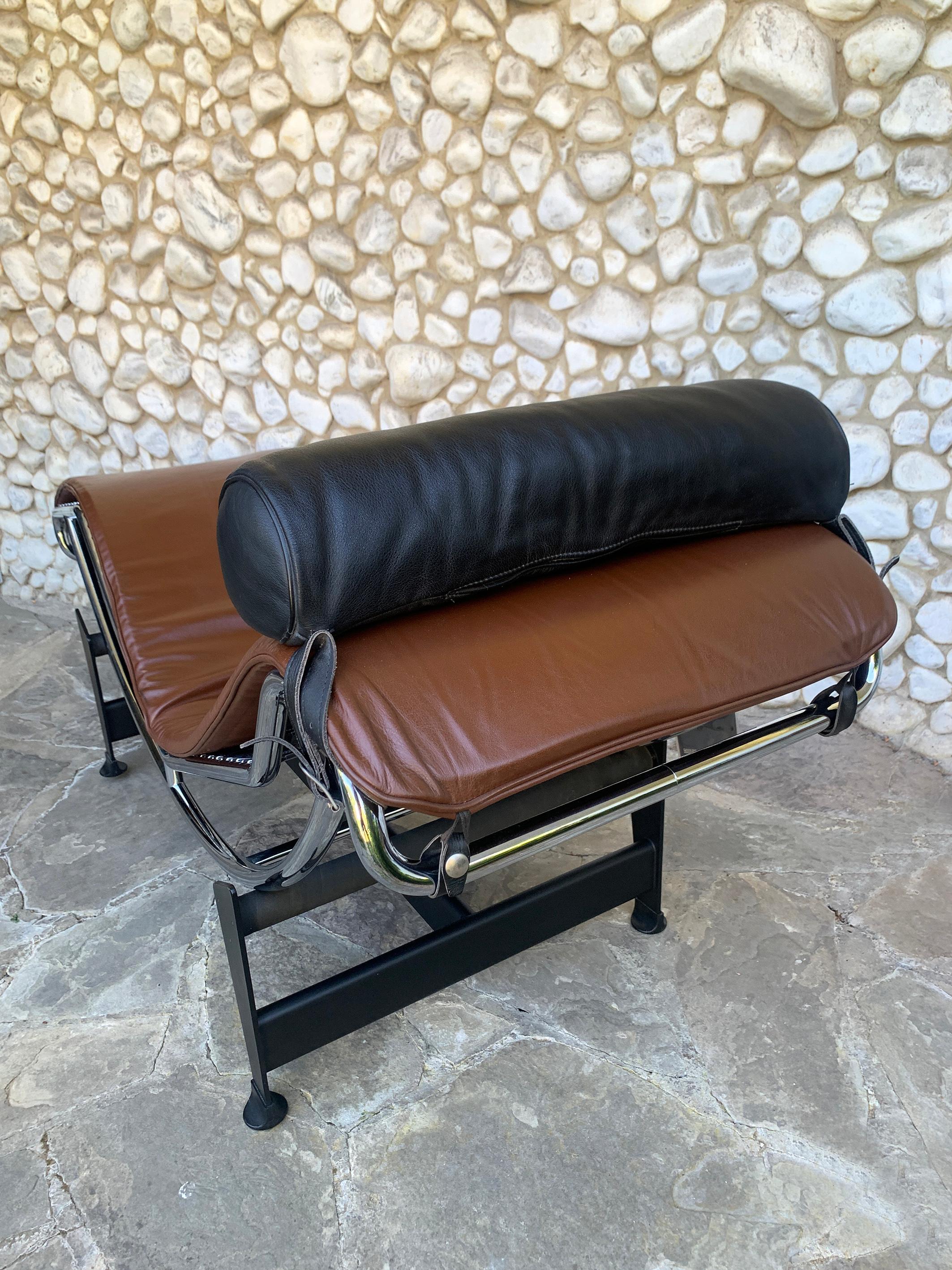 Chaise Longue LC4 in pelle marrone Le Corbusier Perriand Cassina Cert. of Auth. In condizioni buone in vendita a Vorst, BE