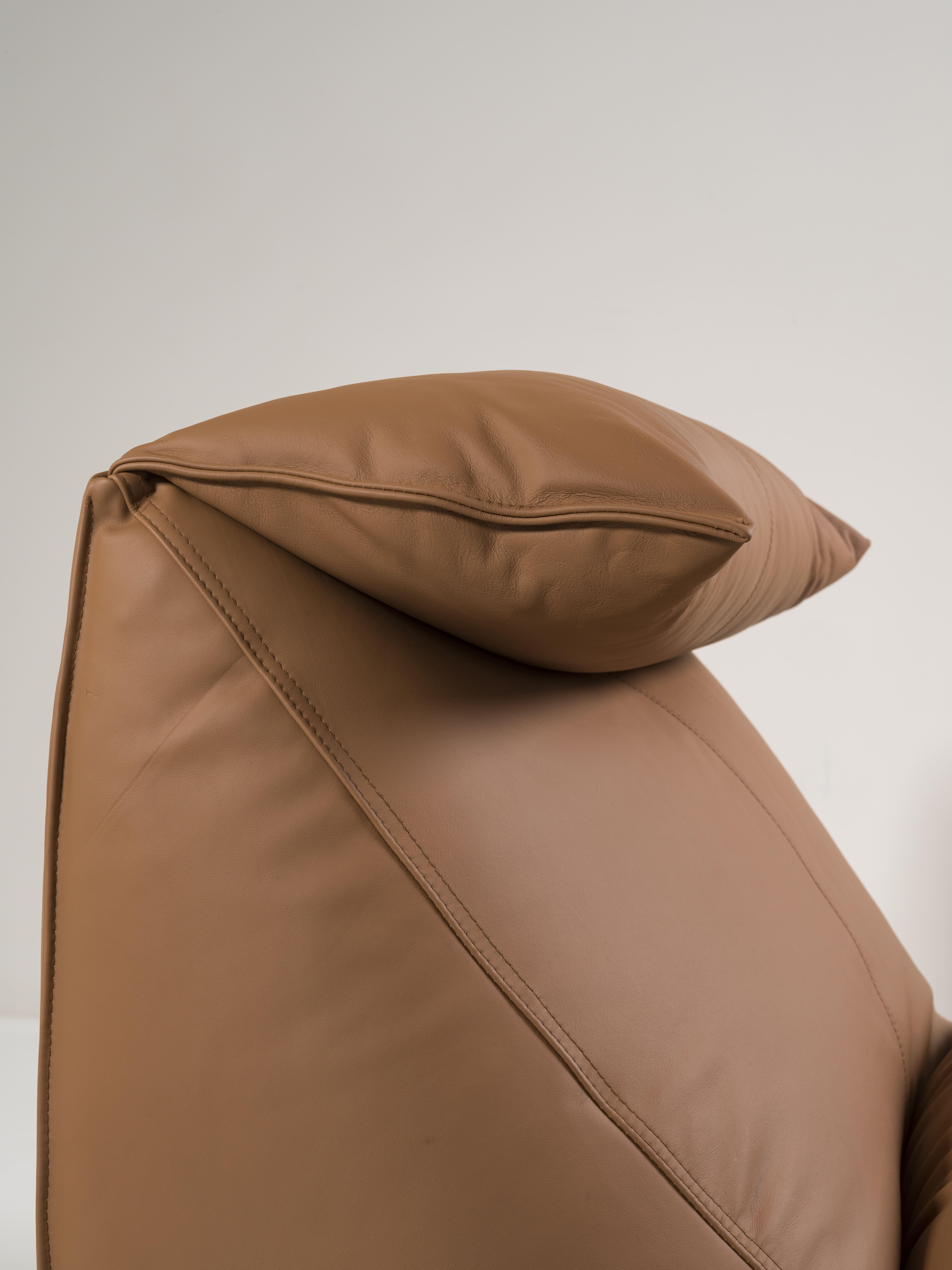 Chaise Longue Le Bambole, Mario Bellini for B&B Italia 1970 Leather Cognac For Sale 5