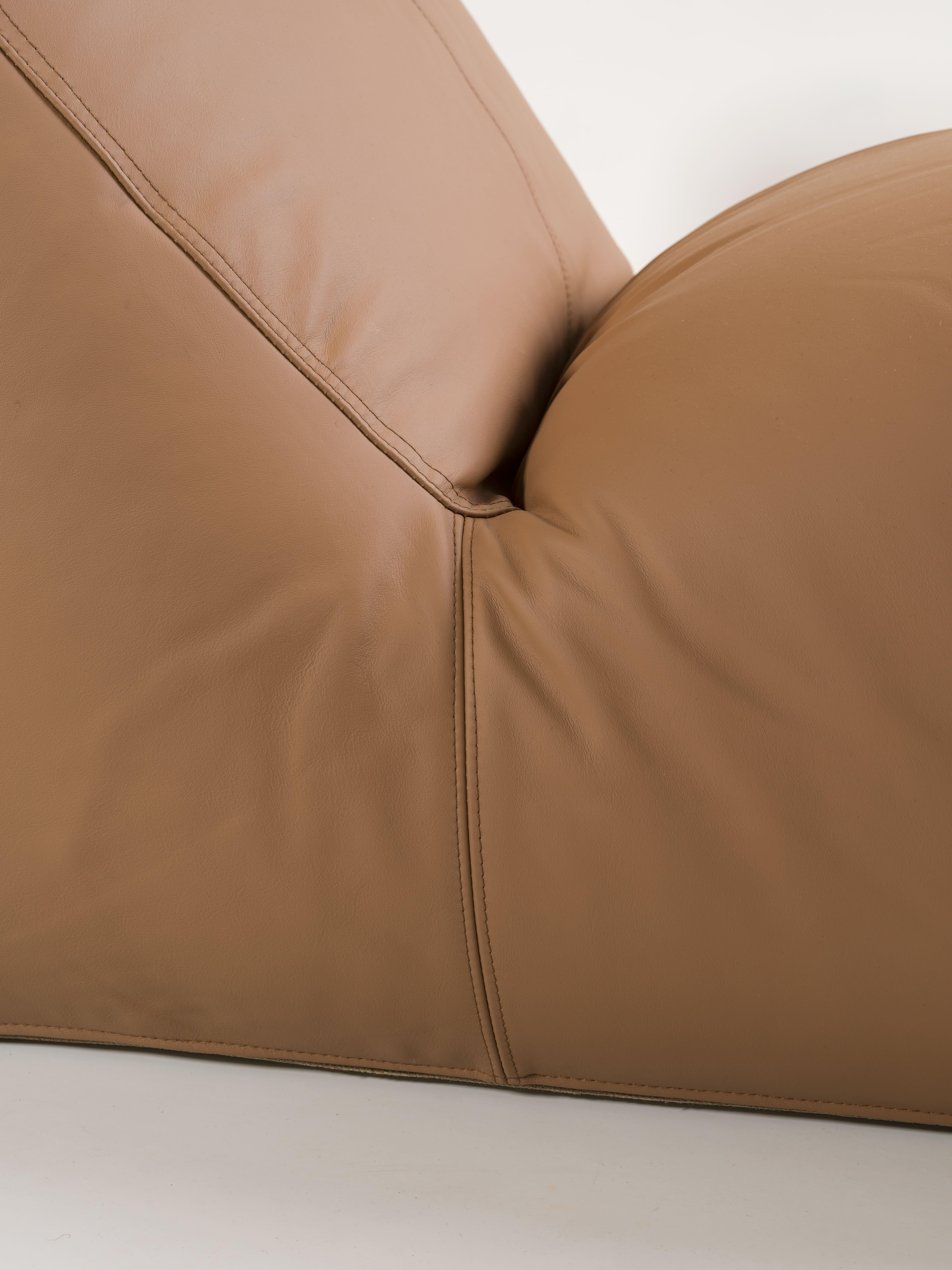 Chaise Longue Le Bambole, Mario Bellini for B&B Italia 1970 Leather Cognac For Sale 6