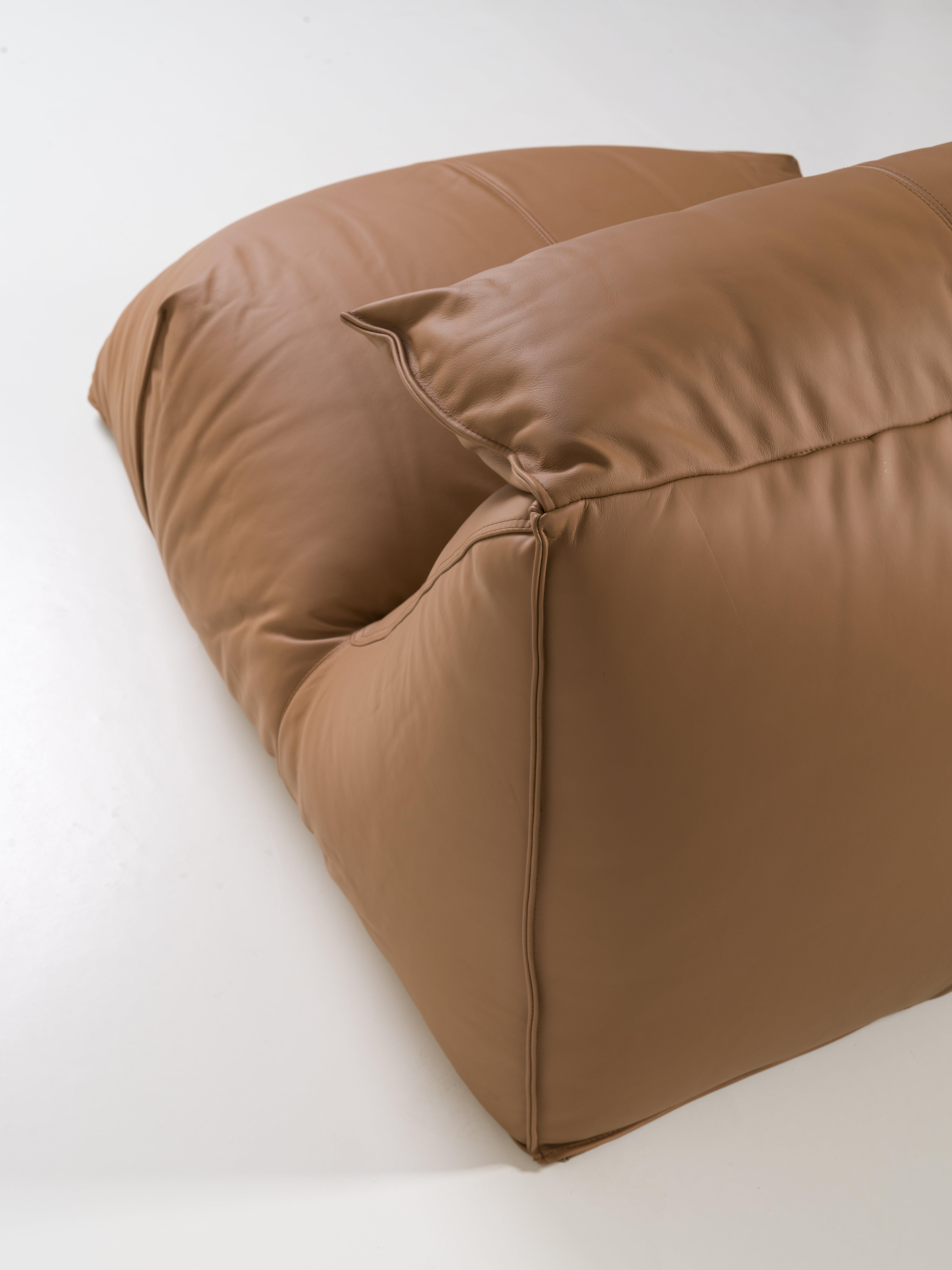 Chaise Longue Le Bambole, Mario Bellini for B&B Italia 1970 Leather Cognac For Sale 7