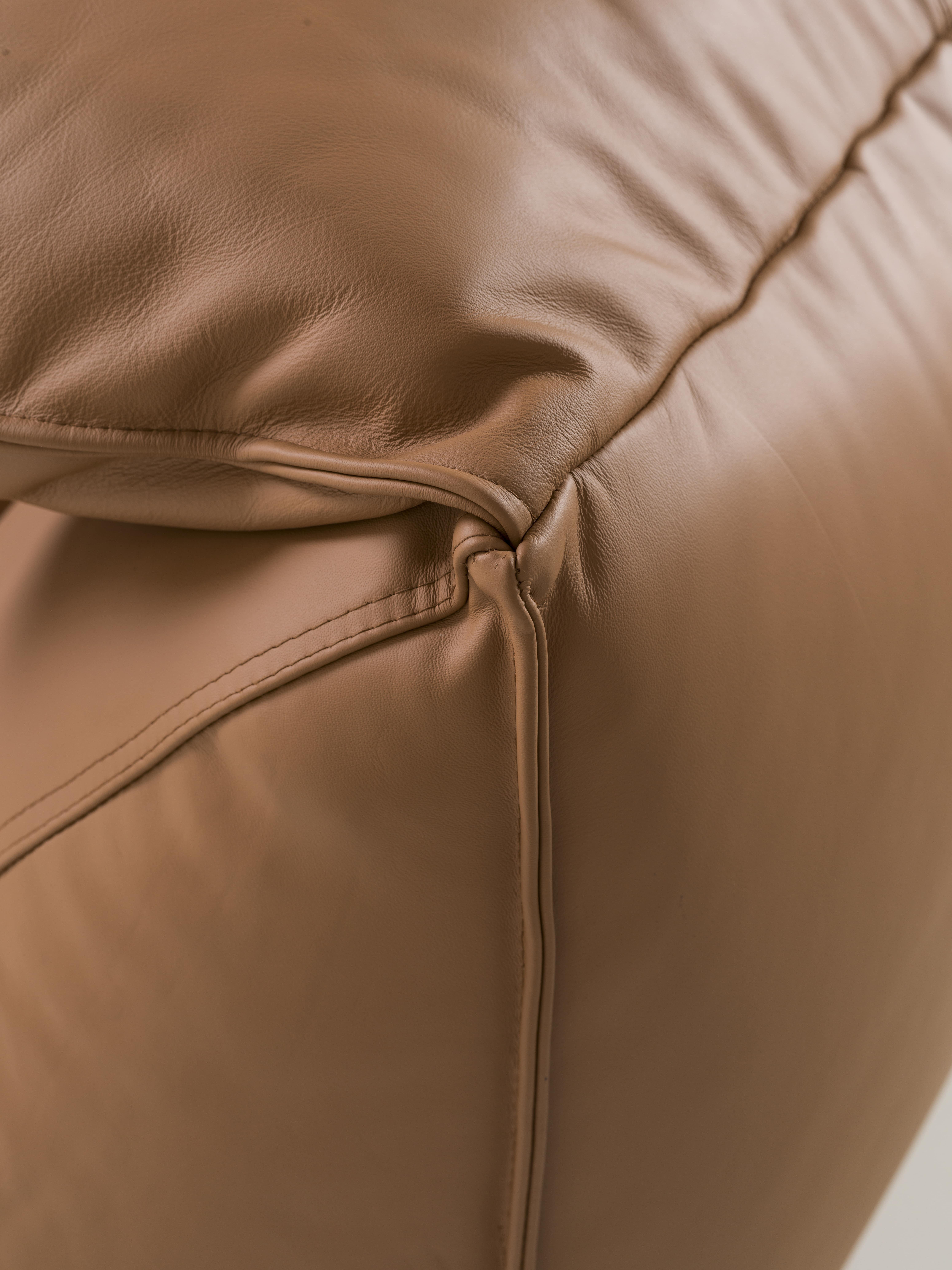 Chaise Longue Le Bambole, Mario Bellini for B&B Italia 1970 Leather Cognac For Sale 8