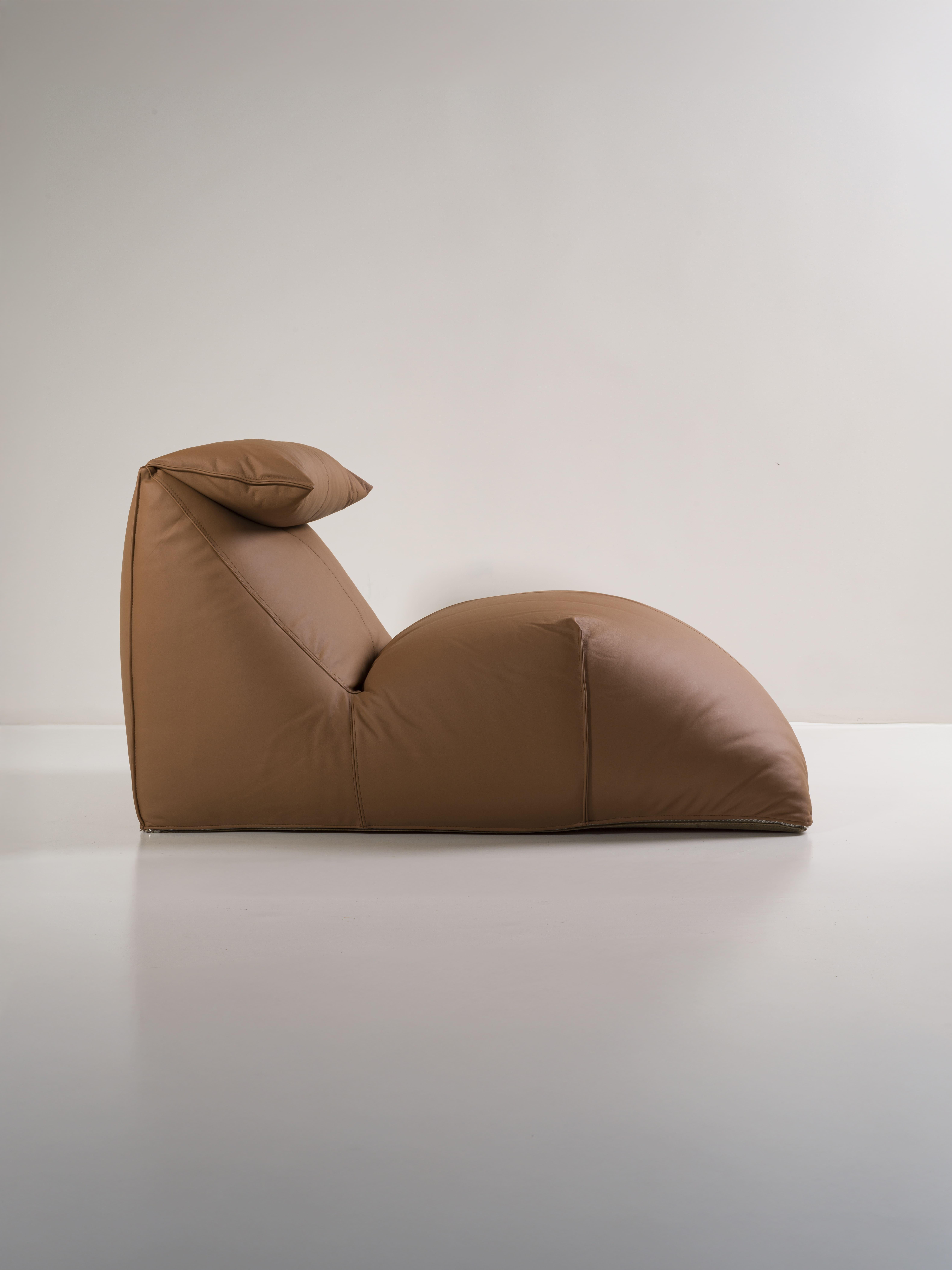 Chaise Longue Le Bambole, Mario Bellini for B&B Italia 1970 Leather Cognac In Excellent Condition For Sale In Catania, IT