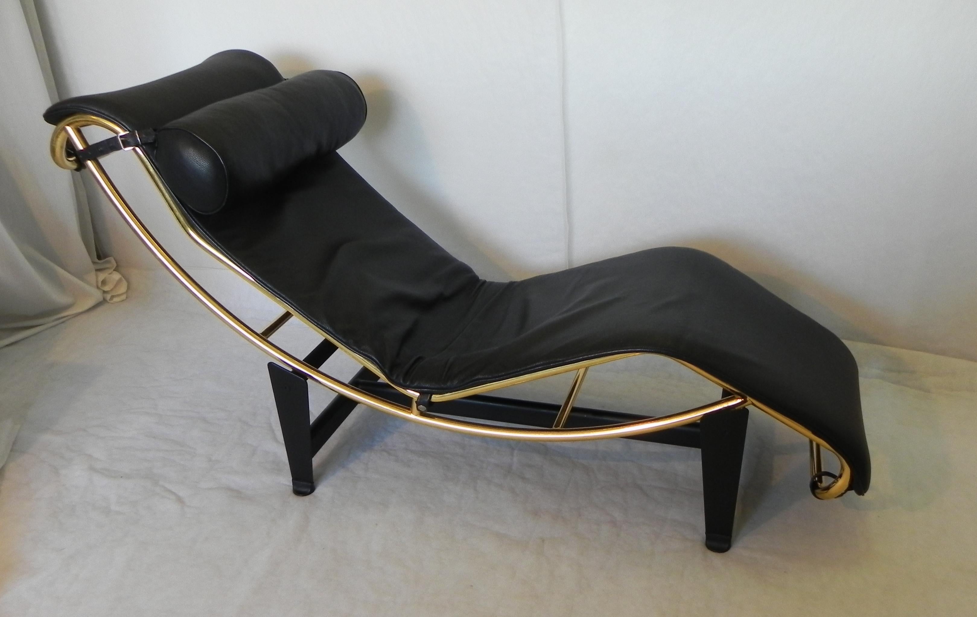 Chaise Longue, limited edition - Gold For Sale 2