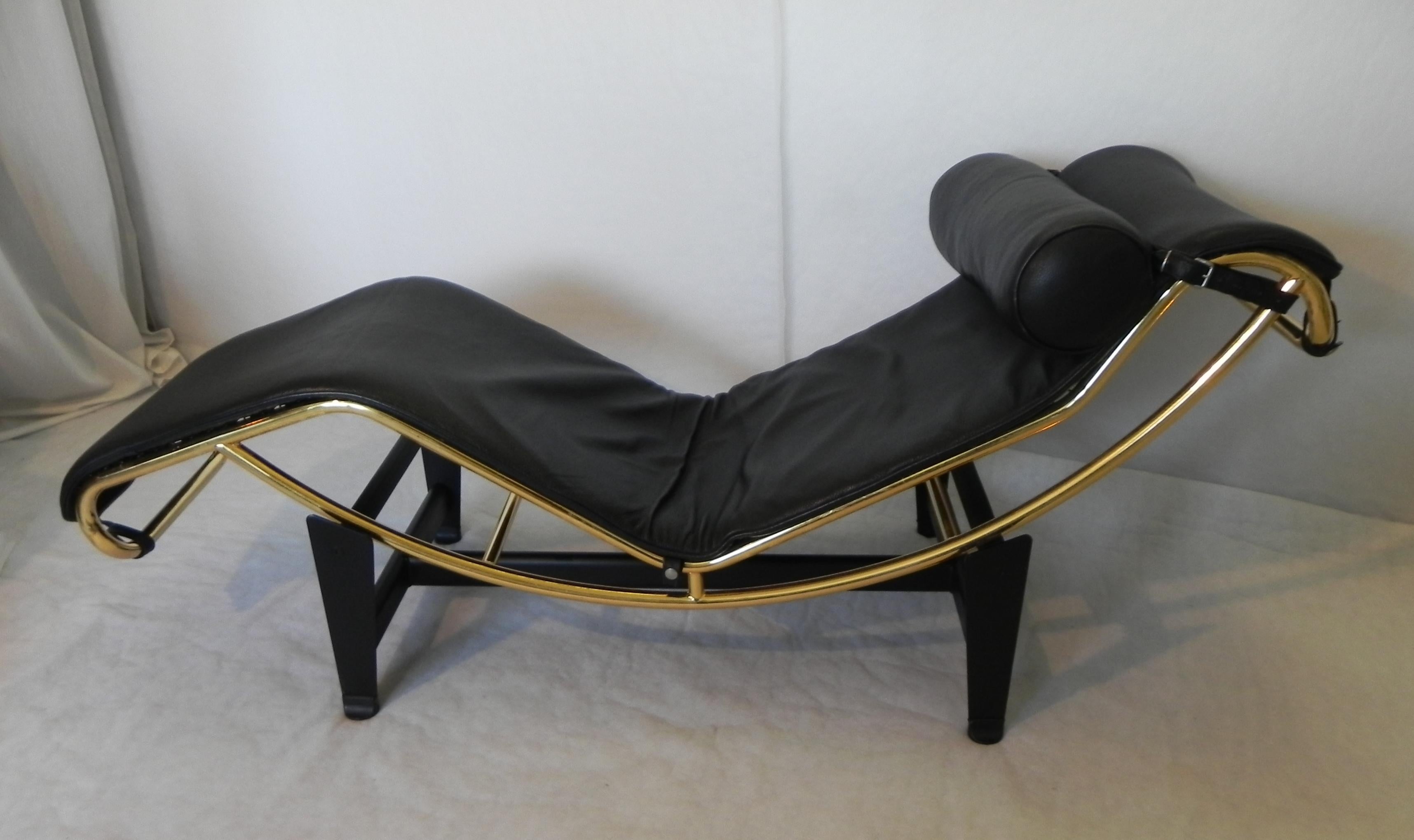 Chaise Longue, limited edition - Gold For Sale 4