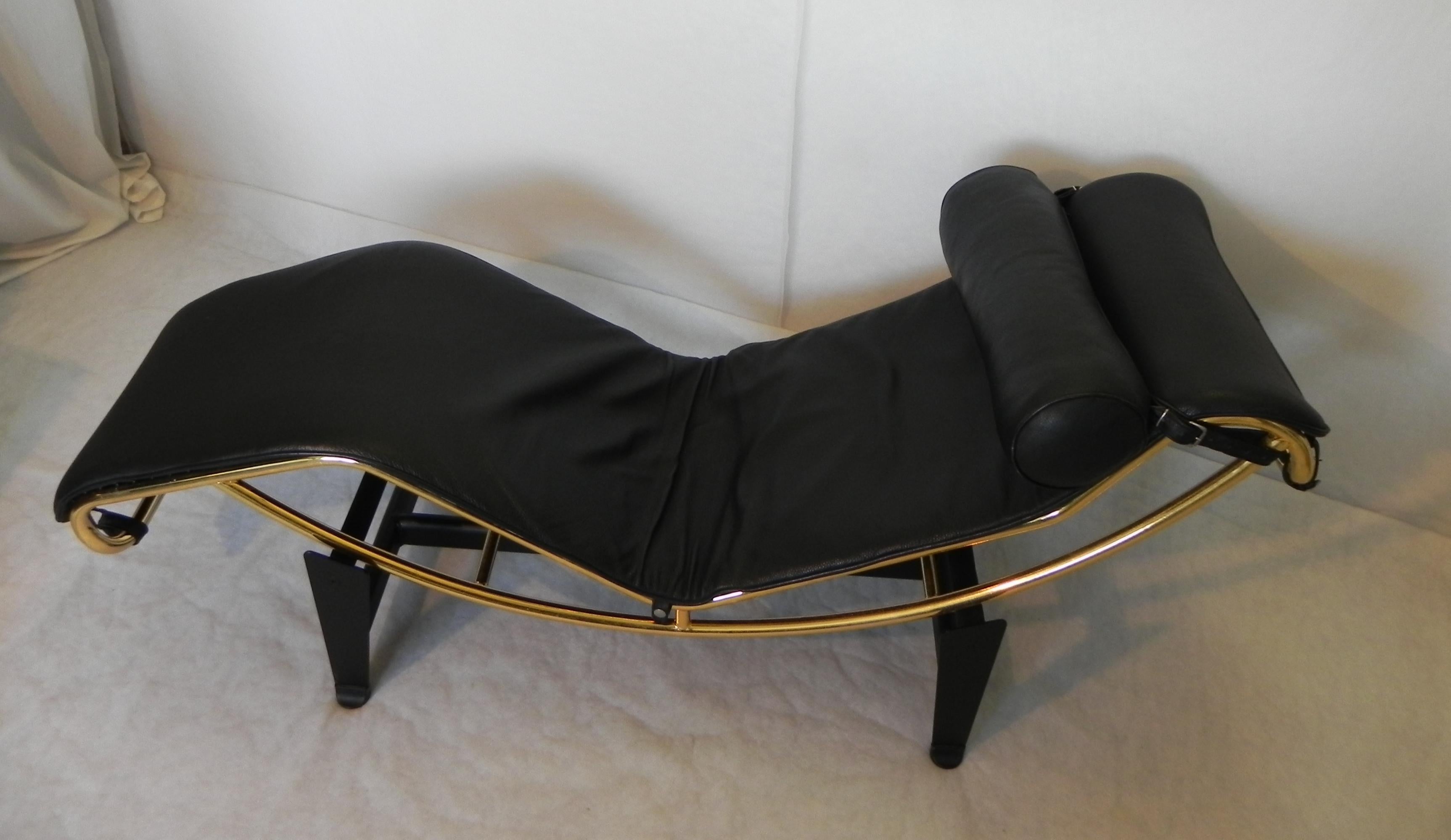Chaise Longue, limited edition - Gold For Sale 5