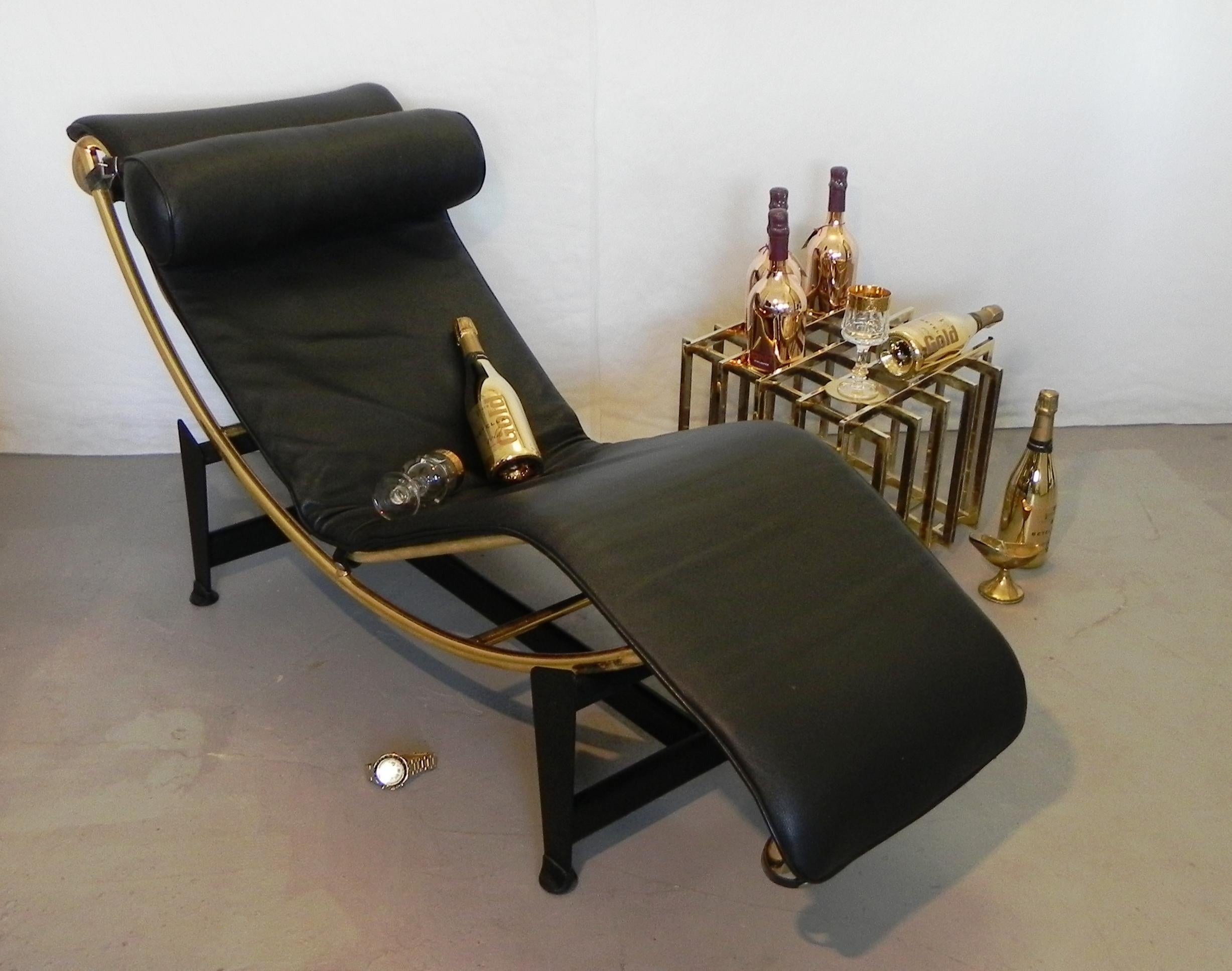 Chaise Longue, limited edition - Gold For Sale 9