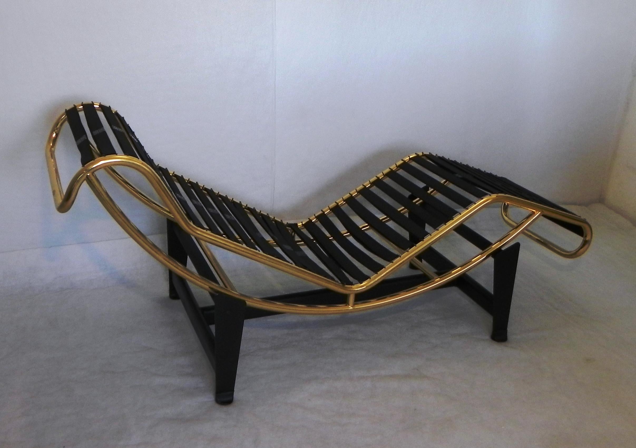 Chaise Longue, limited edition - Gold In Good Condition For Sale In Felino, IT