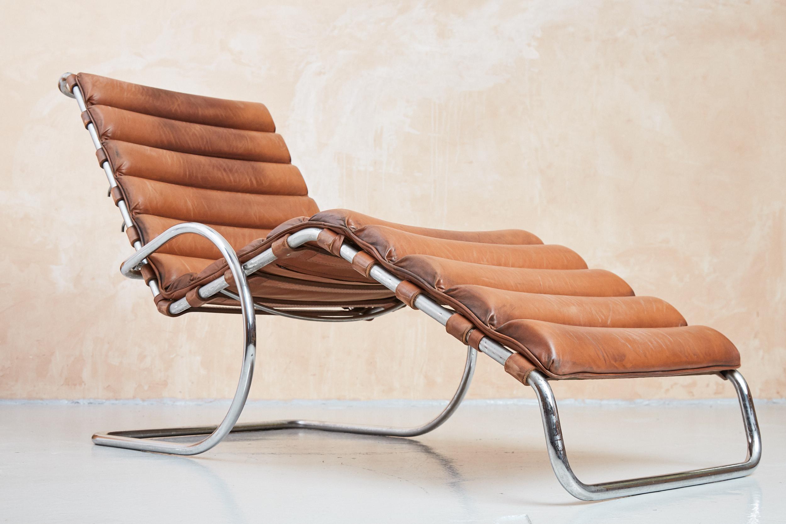 American Chaise Longue Model 242 by Mies van der Rohe for Knoll International, 1980's For Sale