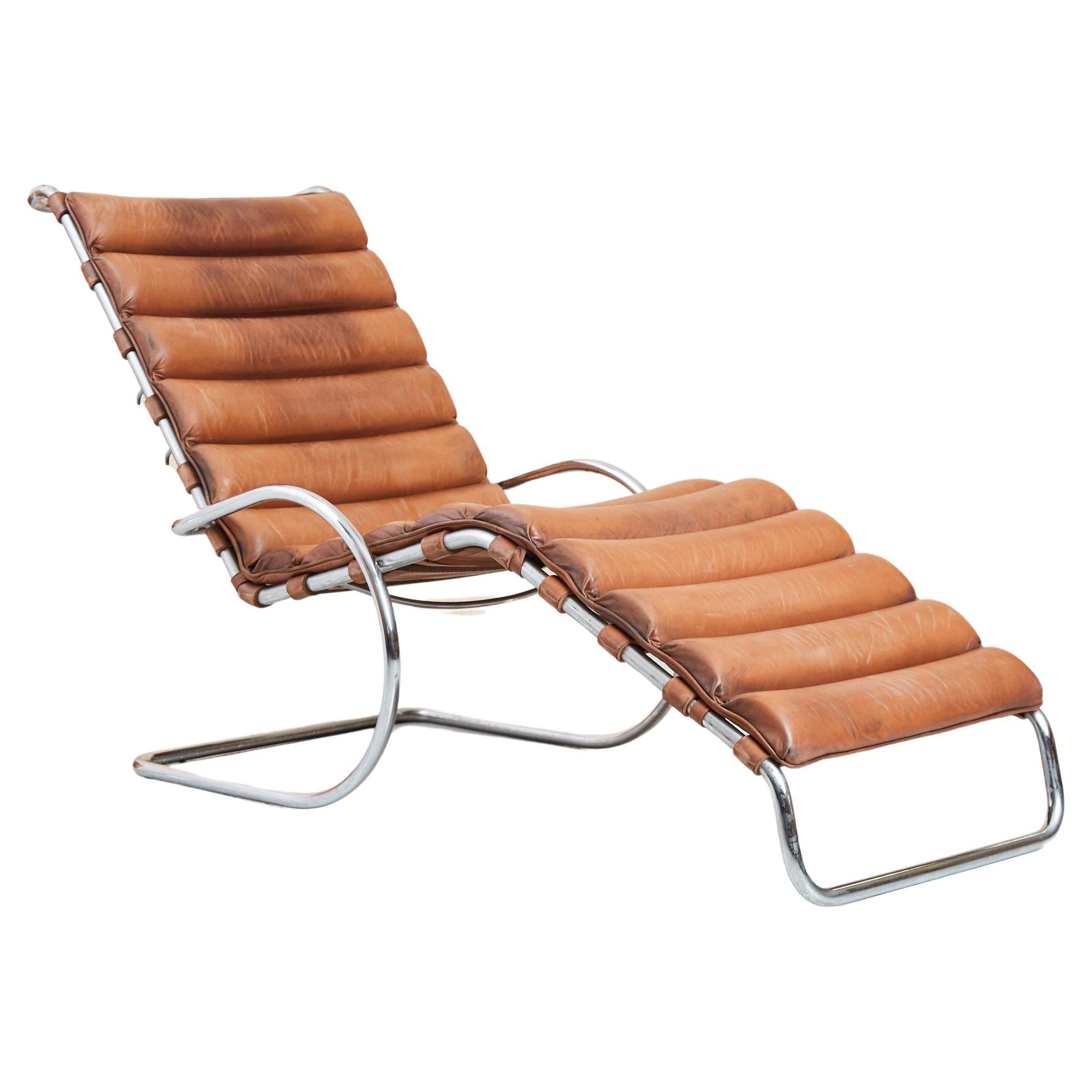 Chaise Longue Model 242 by Mies van der Rohe for Knoll International, 1980's For Sale