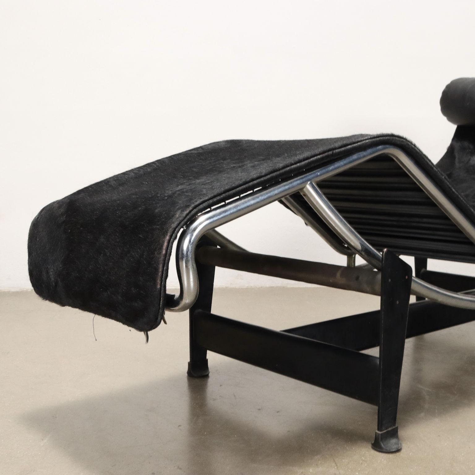 Chaise Longue Modell 'LC4' Le Corbusier für Cassina 1980er Jahre (Late 20th Century) im Angebot