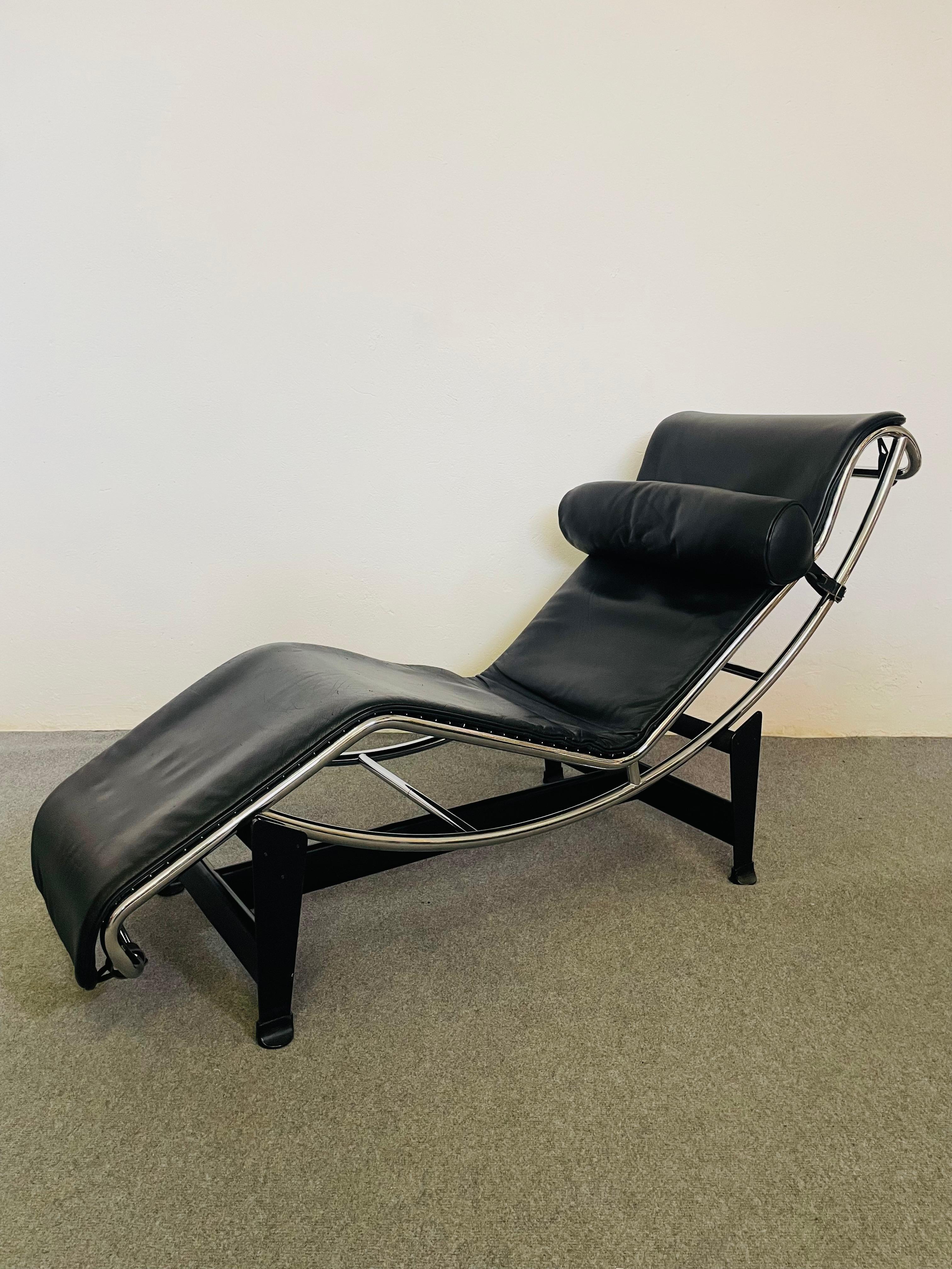 Chaise-longue modello LC4, Produttore Cassina, Designer Le Corbusier en Bueno estado para la venta en Busnago, IT