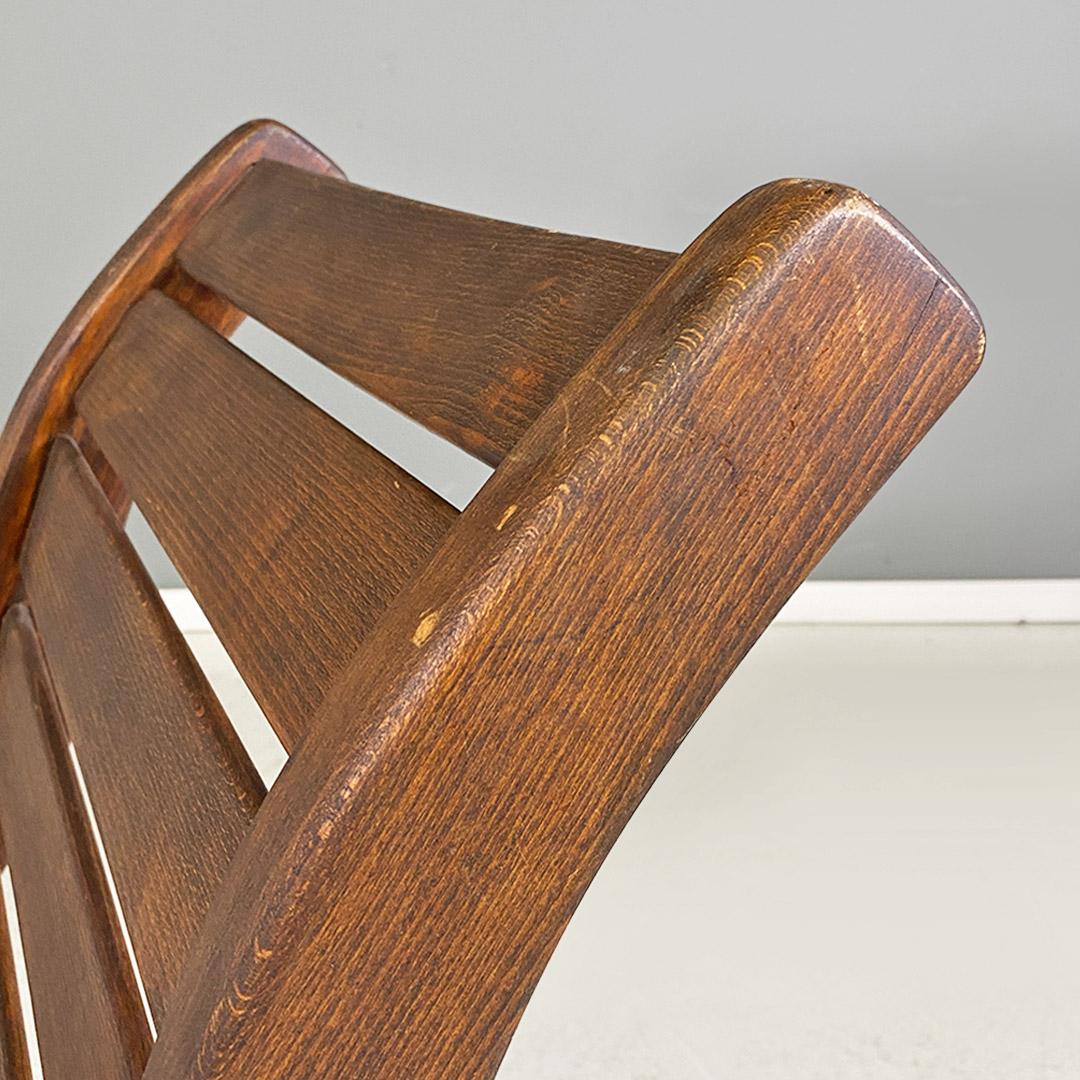 Chaise longue o sdraio italiana di metà secolo in legno massello di teak 1960 ca For Sale 3