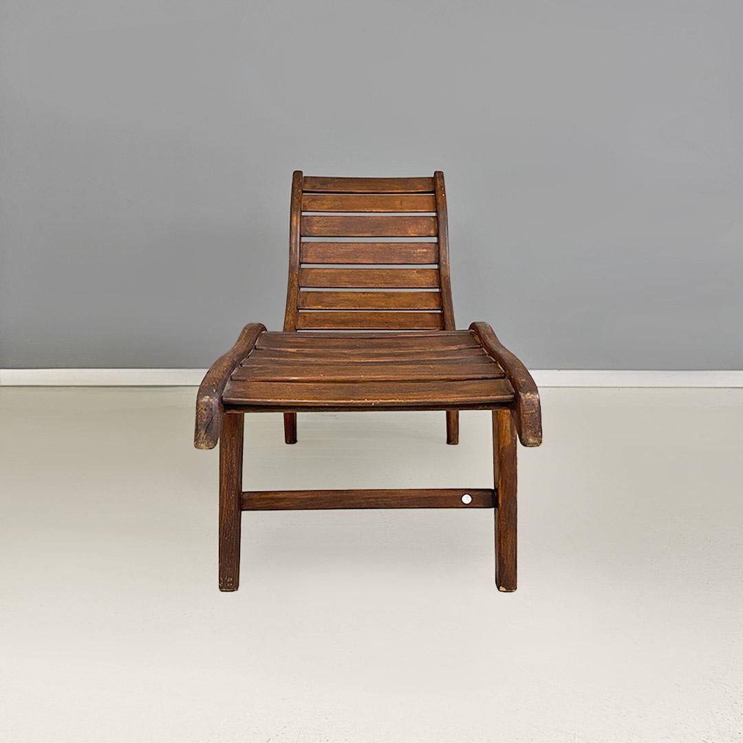 Mid-Century Modern Chaise longue o sdraio italiana di metà secolo in legno massello di teak 1960 ca For Sale