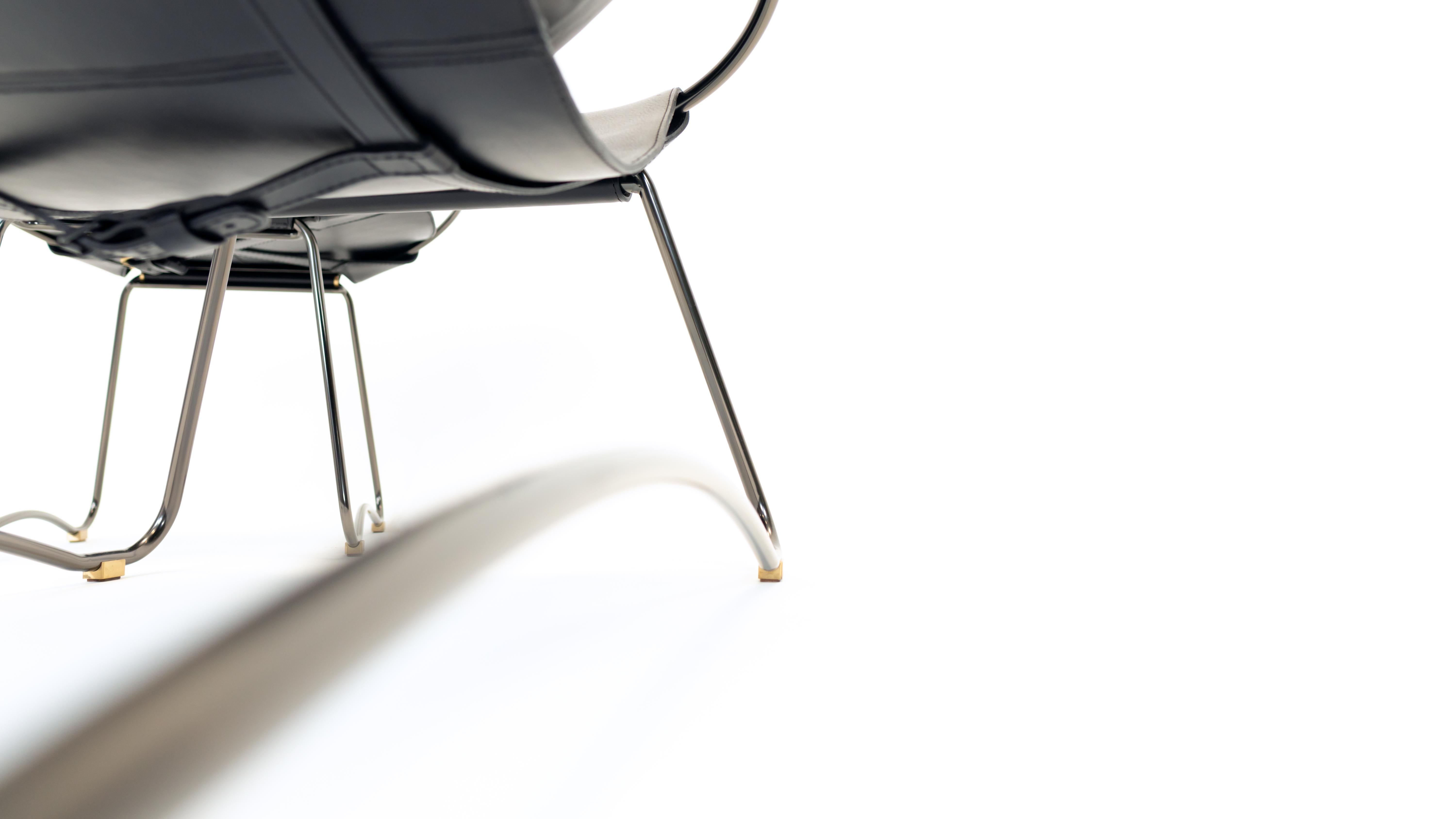 Escultural Chaise Lounge Contemporáneo Acero plateado viejo y cuero marrón oscuro en venta 10
