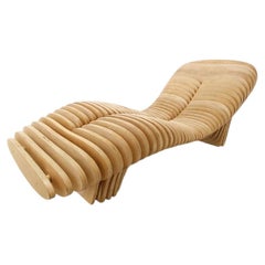 Chaise longue scultorea in multistrato di betulla