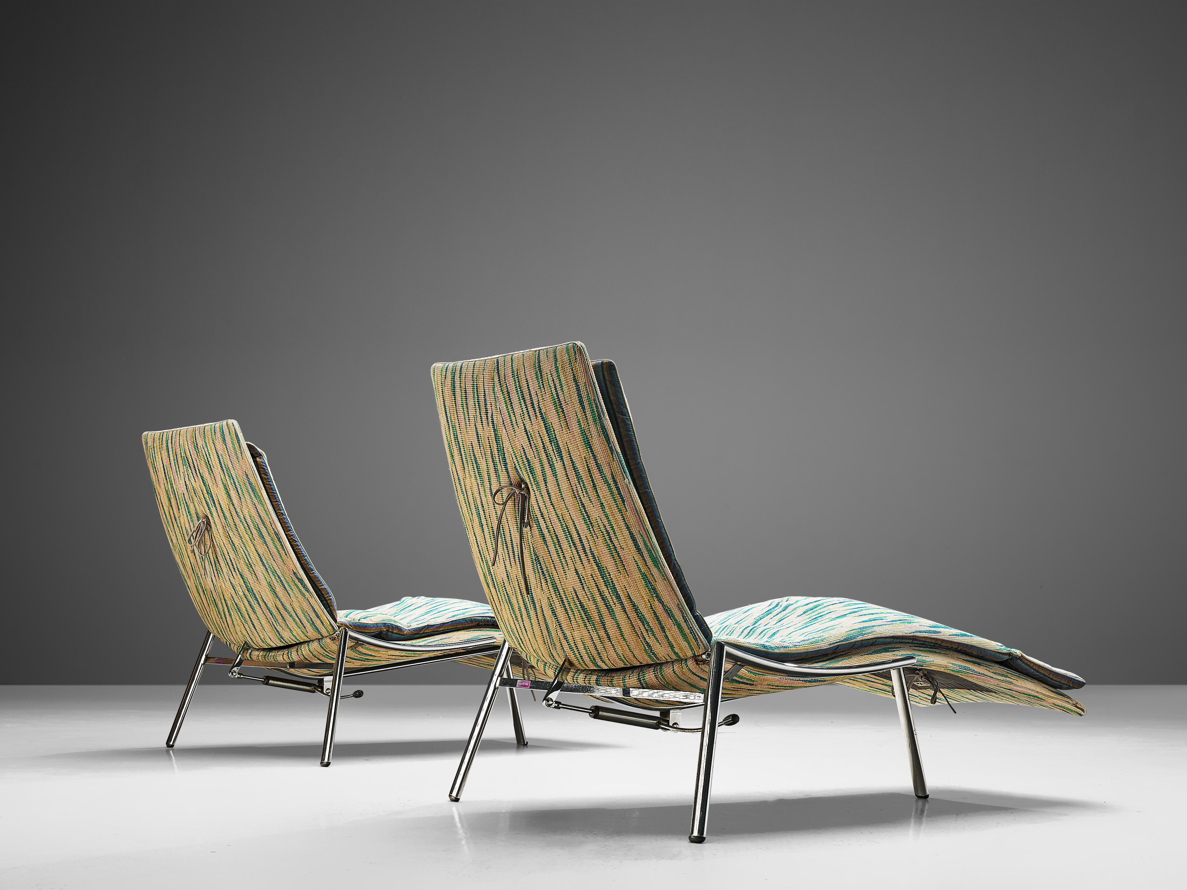 Late 20th Century Giovanni Offredi for Saporiti Chaise Longues in Vibrant Upholstery For Sale