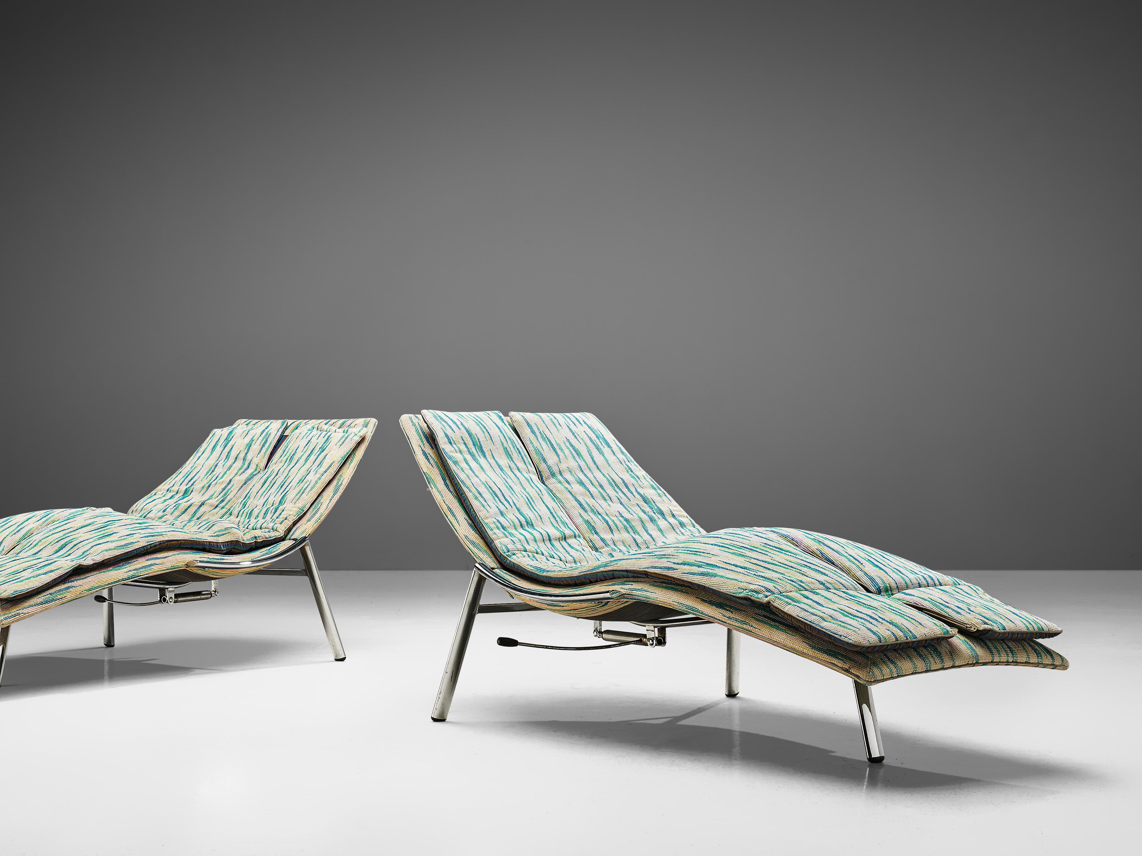 Giovanni Offredi for Saporiti Chaise Longues in Vibrant Upholstery For Sale 1