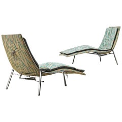 Giovanni Offredi for Saporiti Pair of Chaise Longues in Vibrant Upholstery 