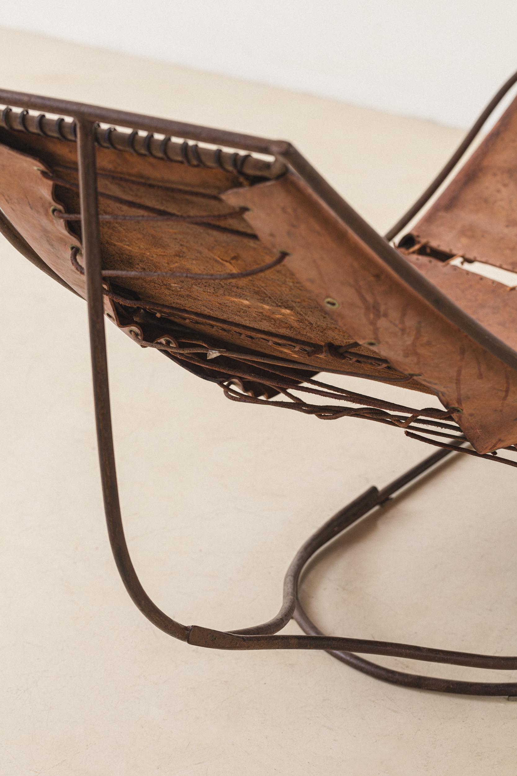 Late 20th Century Chaise Lounge by Hugo França, Leather and Iron, Brazil, 1980s For Sale