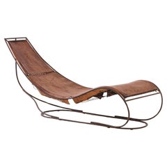 Chaise Lounge di Hugo França, Pelle e ferro, Brasile, anni '80