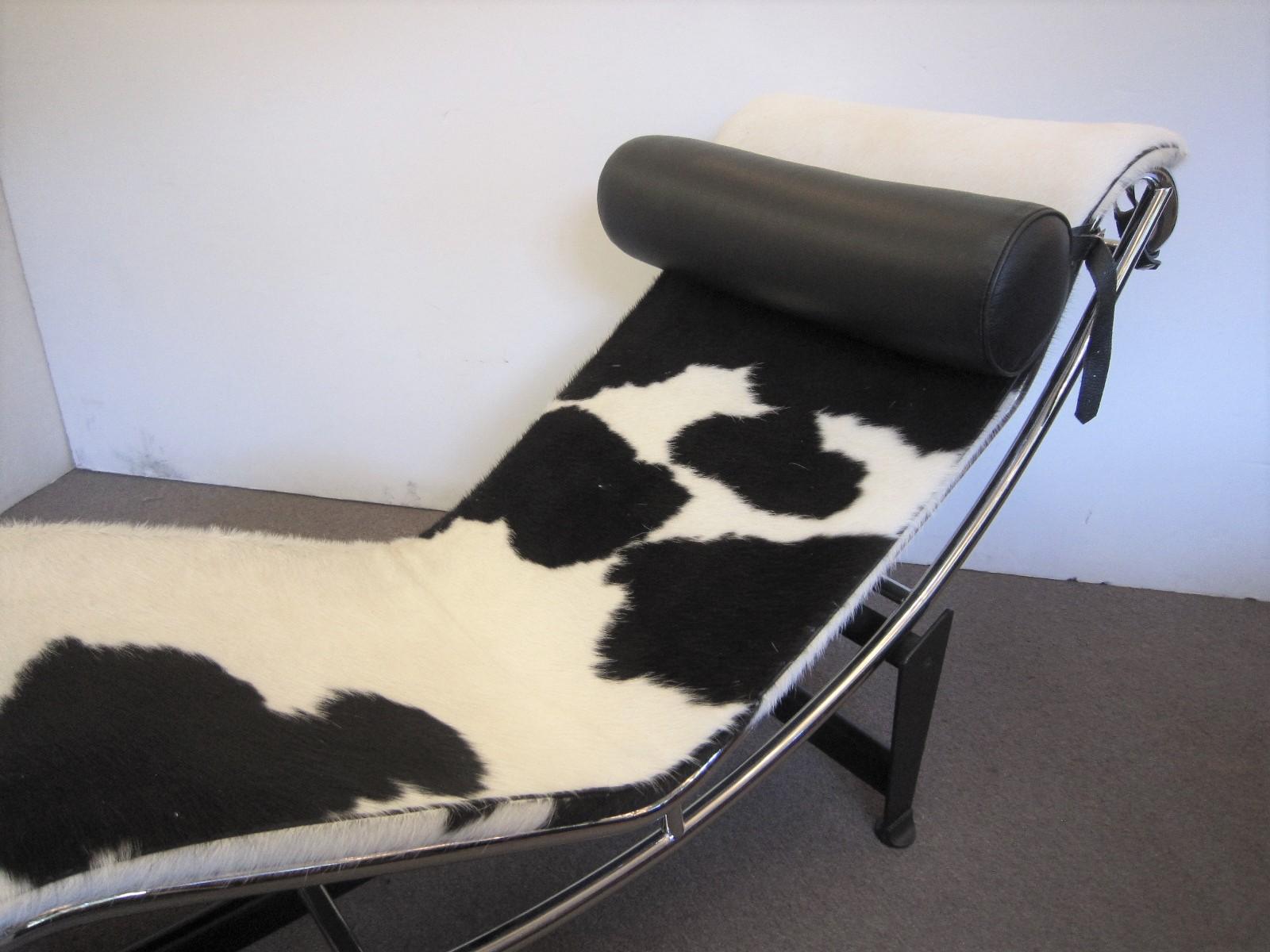 Chaise Lounge Chair Black & White Cowhide with Black Leather Pillow Le Corbusier 5