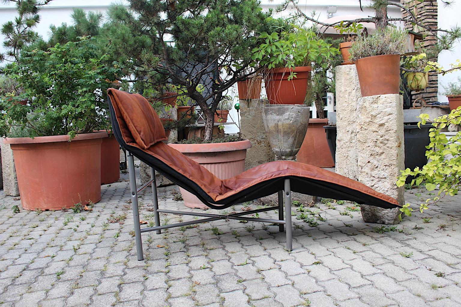 Modern Chaise Lounge Daybed Vintage Tord Bjorklund Brown Leather Metal 1970s Sweden For Sale