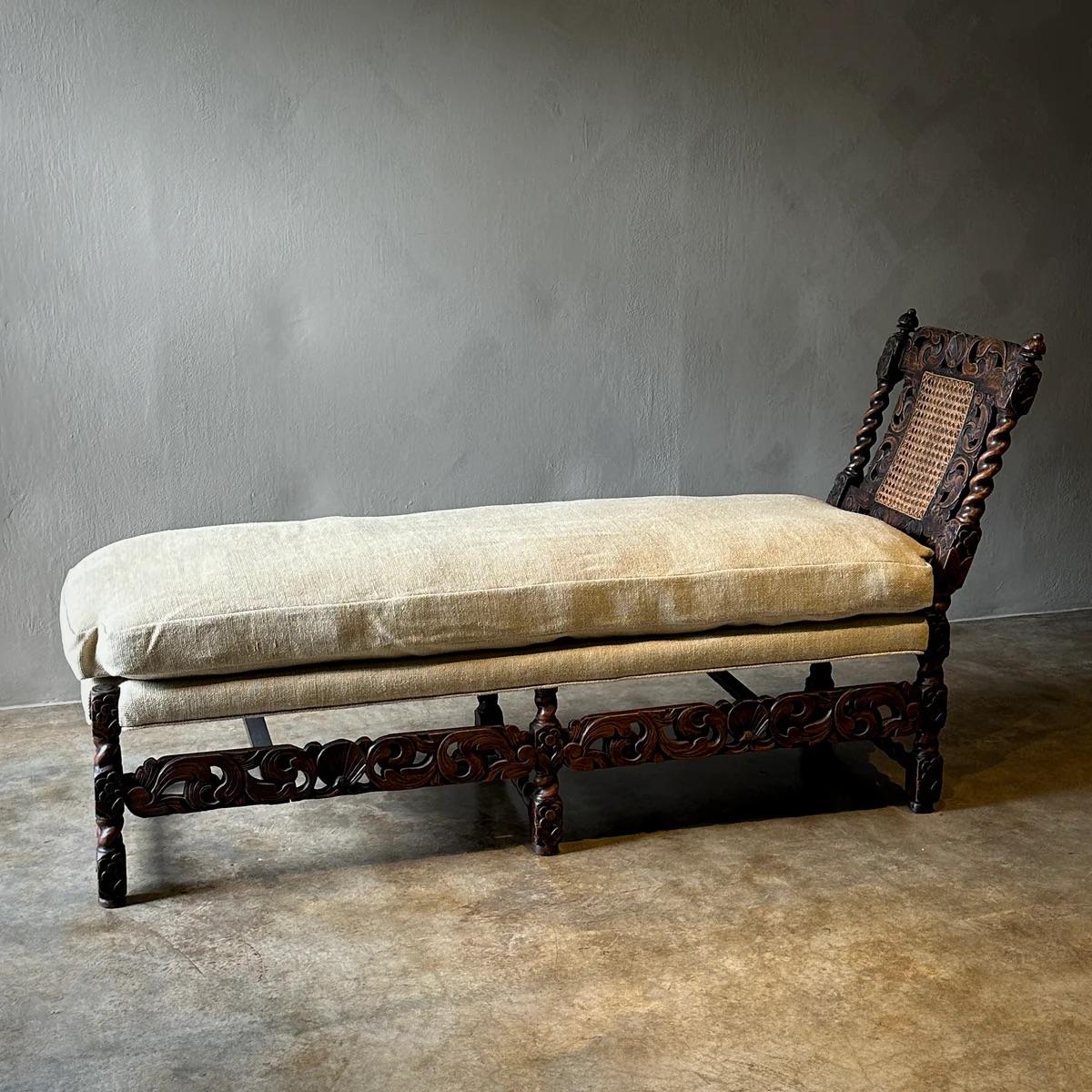 Charles II Chaise longue en vente