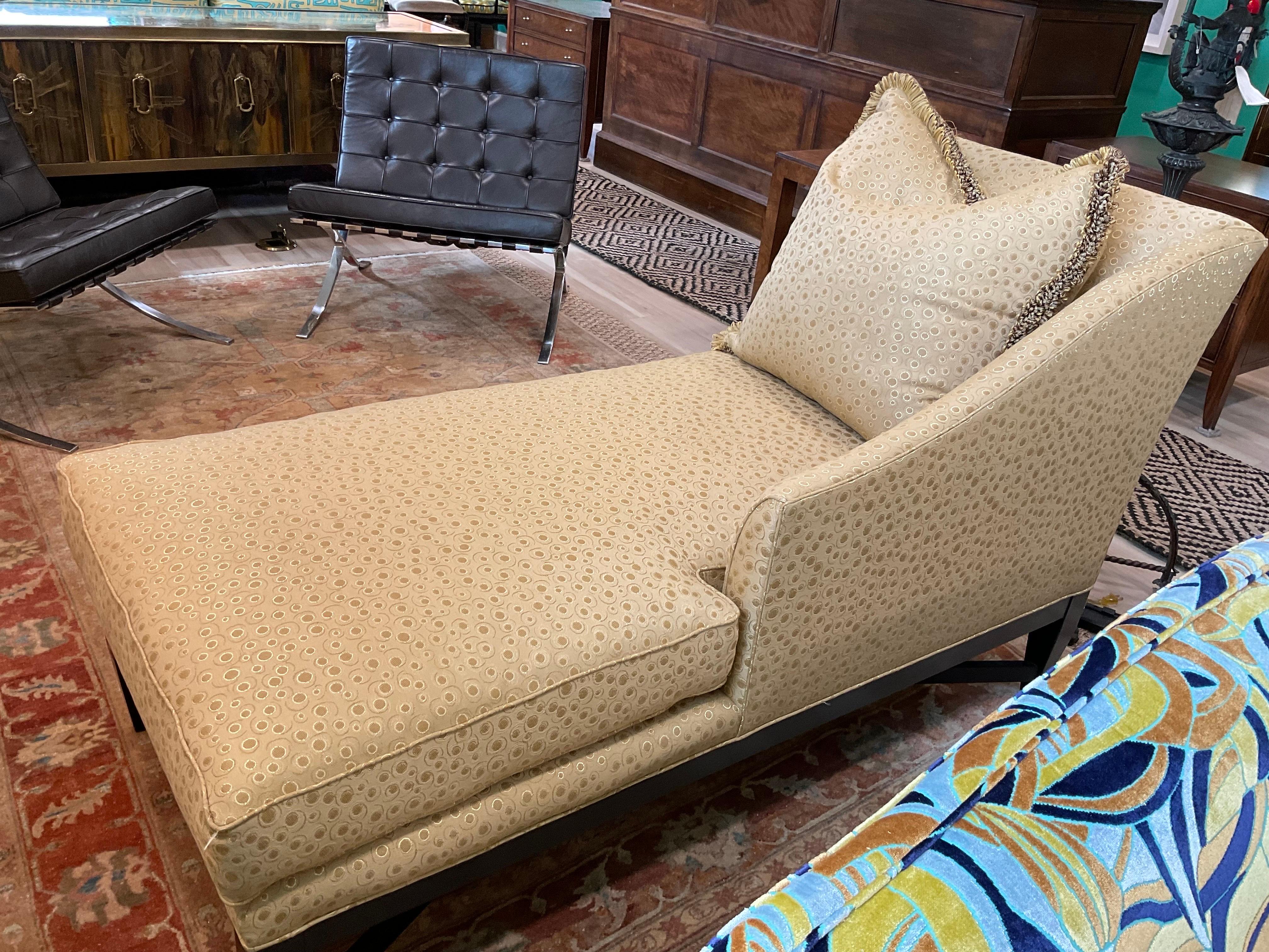 Neoclassico Chaise Lounge di Swaim in vendita