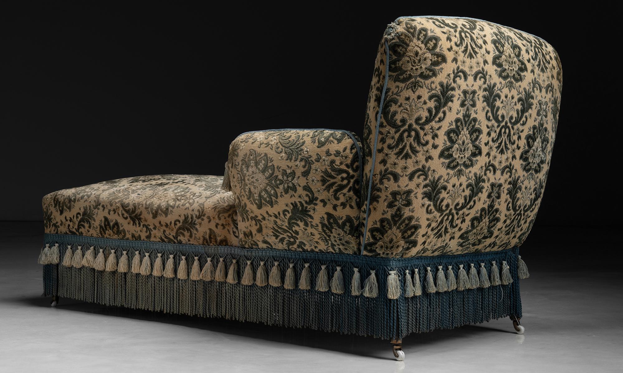 Chaise Lounge in Jacquard Fabric, France Circa 1910 For Sale 2
