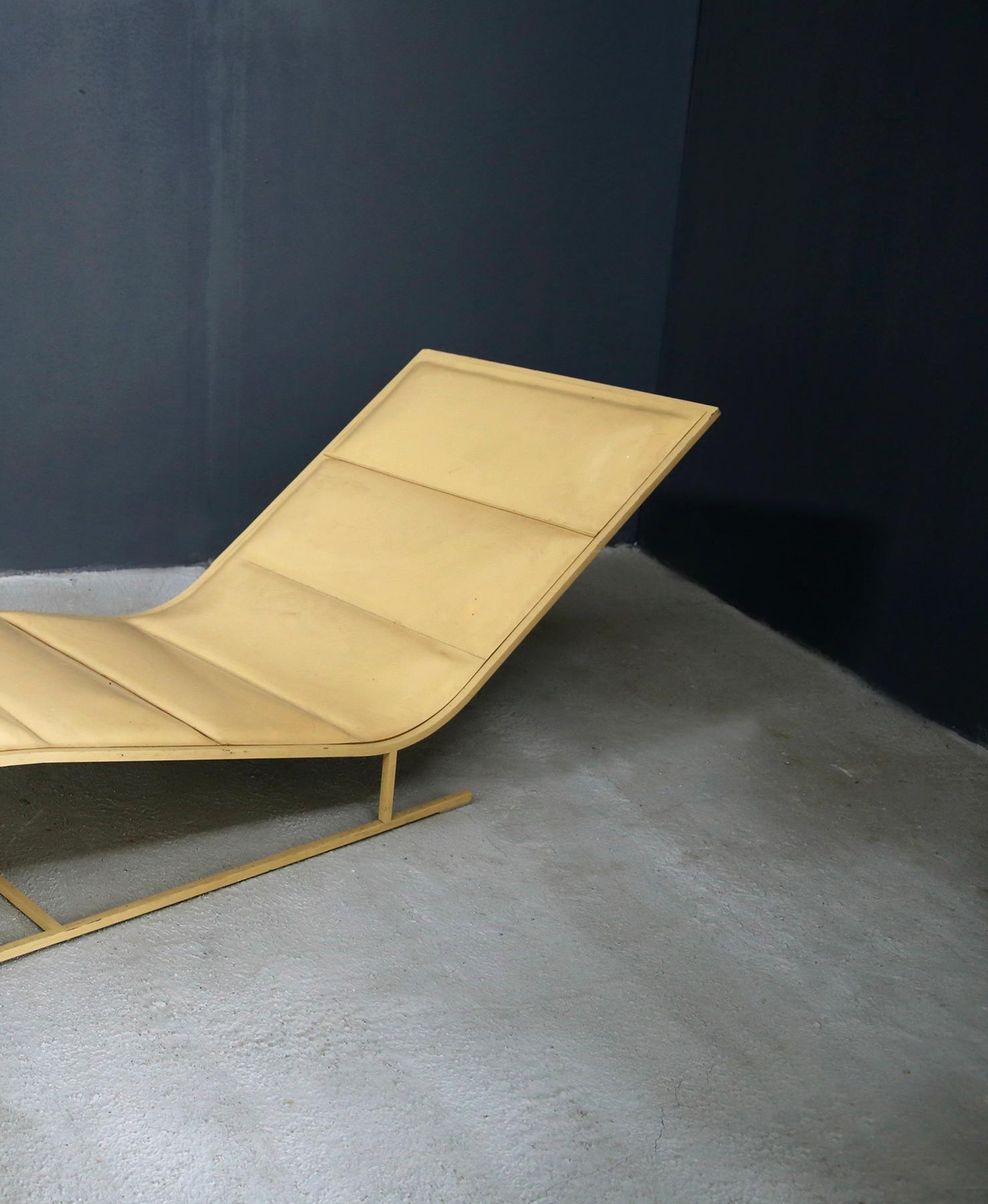 Chaise Lounge Midcentury French Manufacture in Iron and Skin Form, 1950s (Französisch)