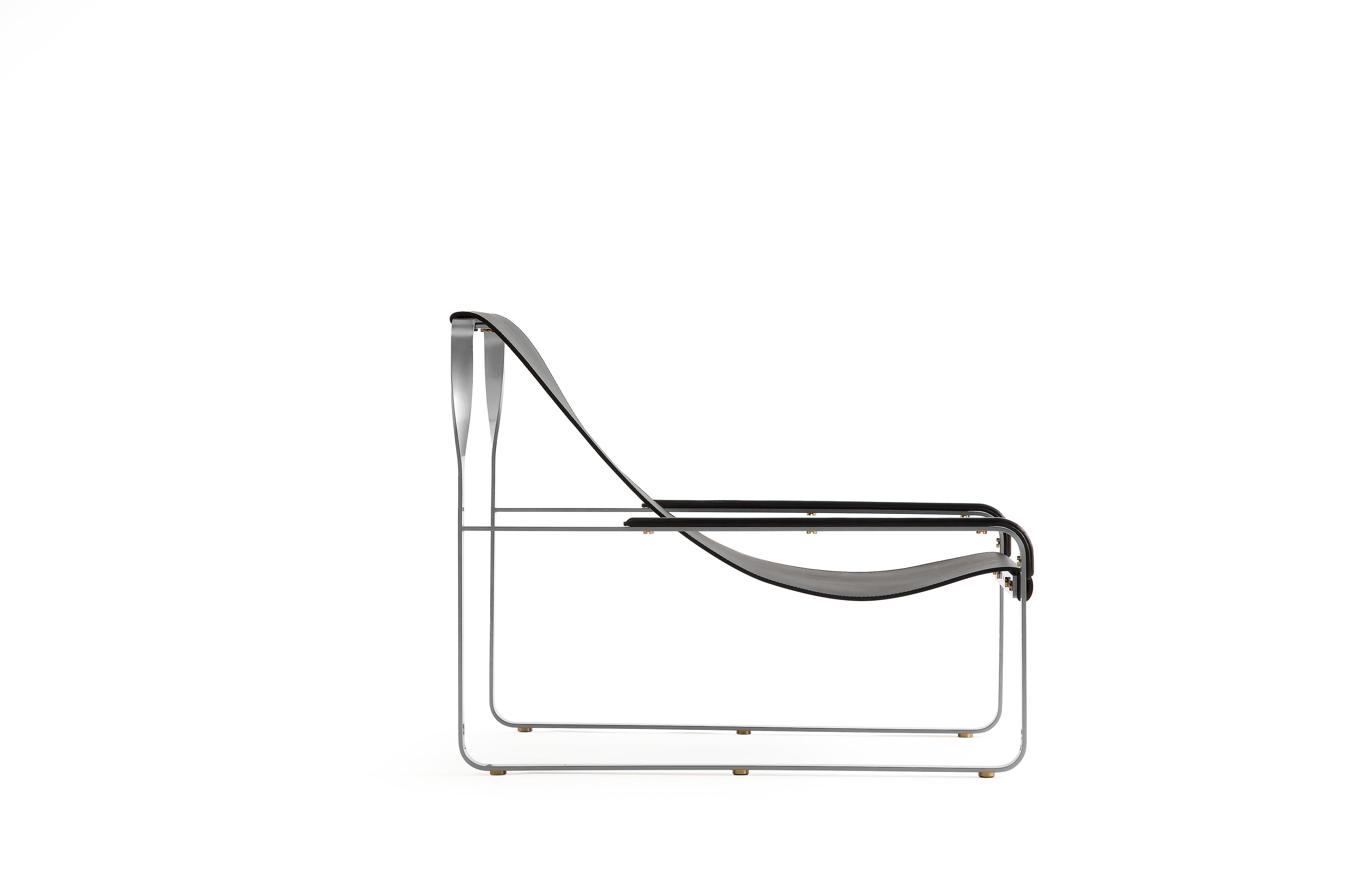 Artisan Contemporary Chaise Lounge Alt-Silberner Stahl & Schwarzes Leder (Moderne) im Angebot