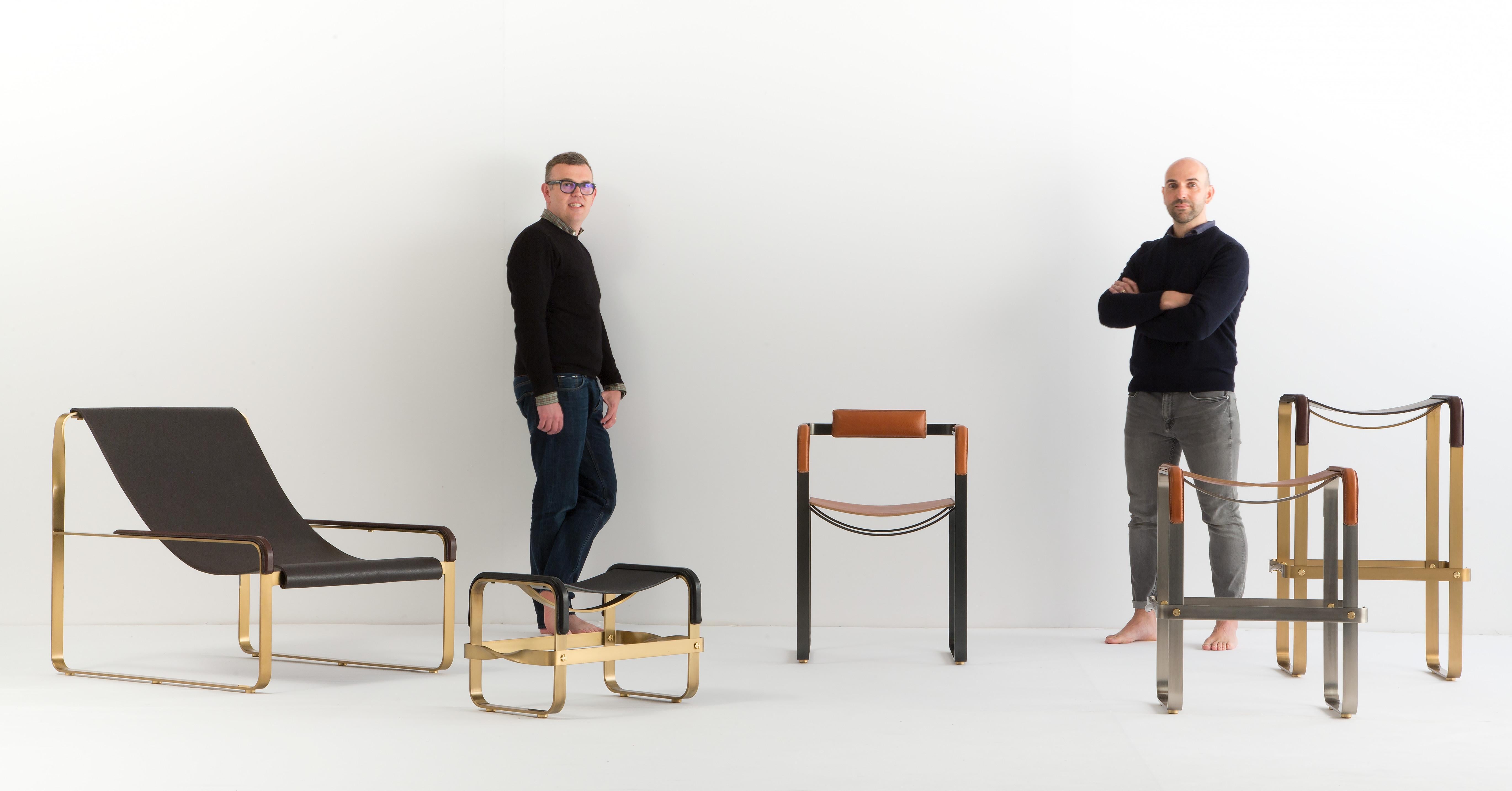 Artisan Contemporary Chaise Lounge Alt-Silberner Stahl & Schwarzes Leder im Angebot 1