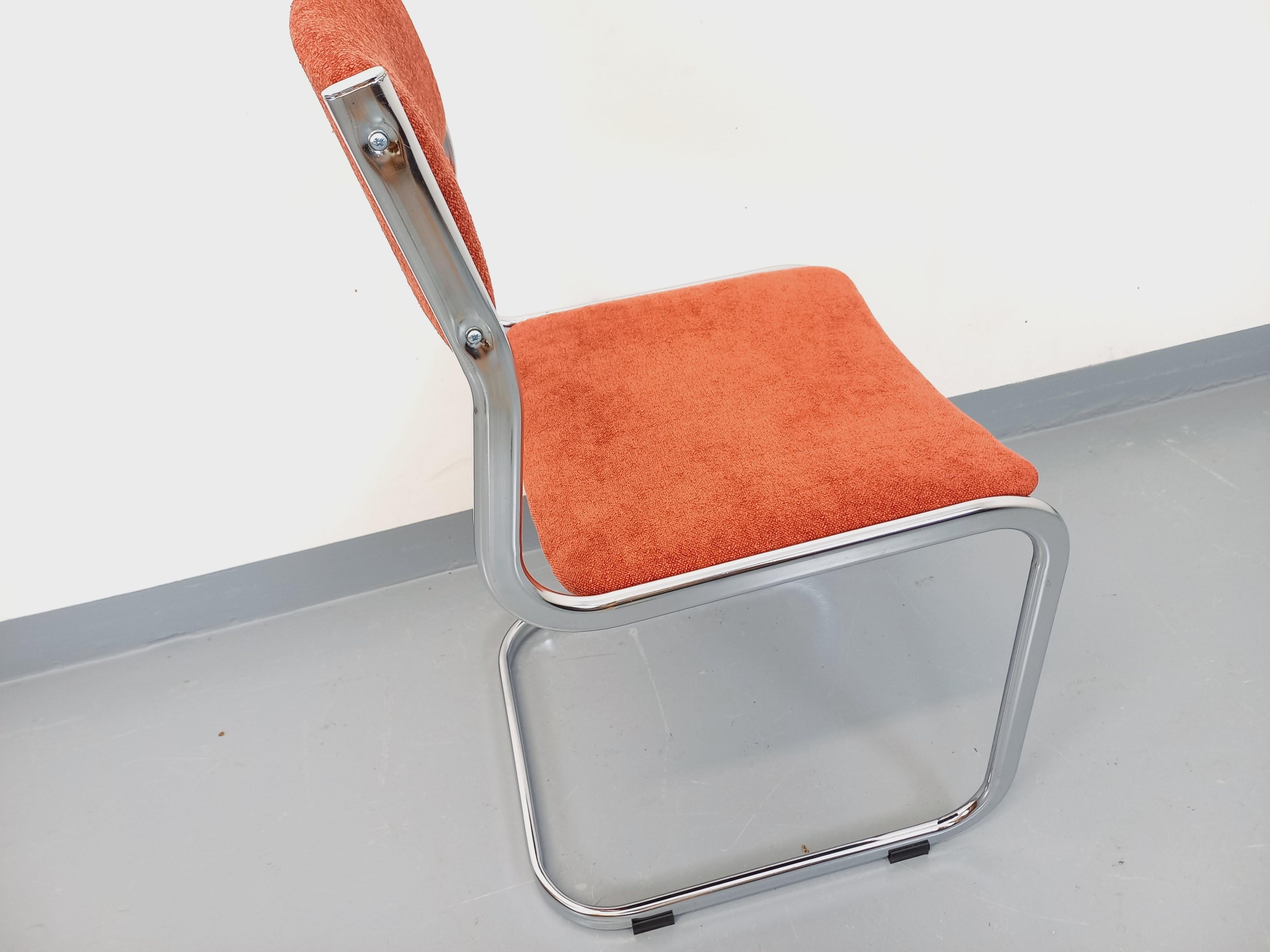 Chaise luge vintage en métal chromé et tissu des années 70 en venta 2