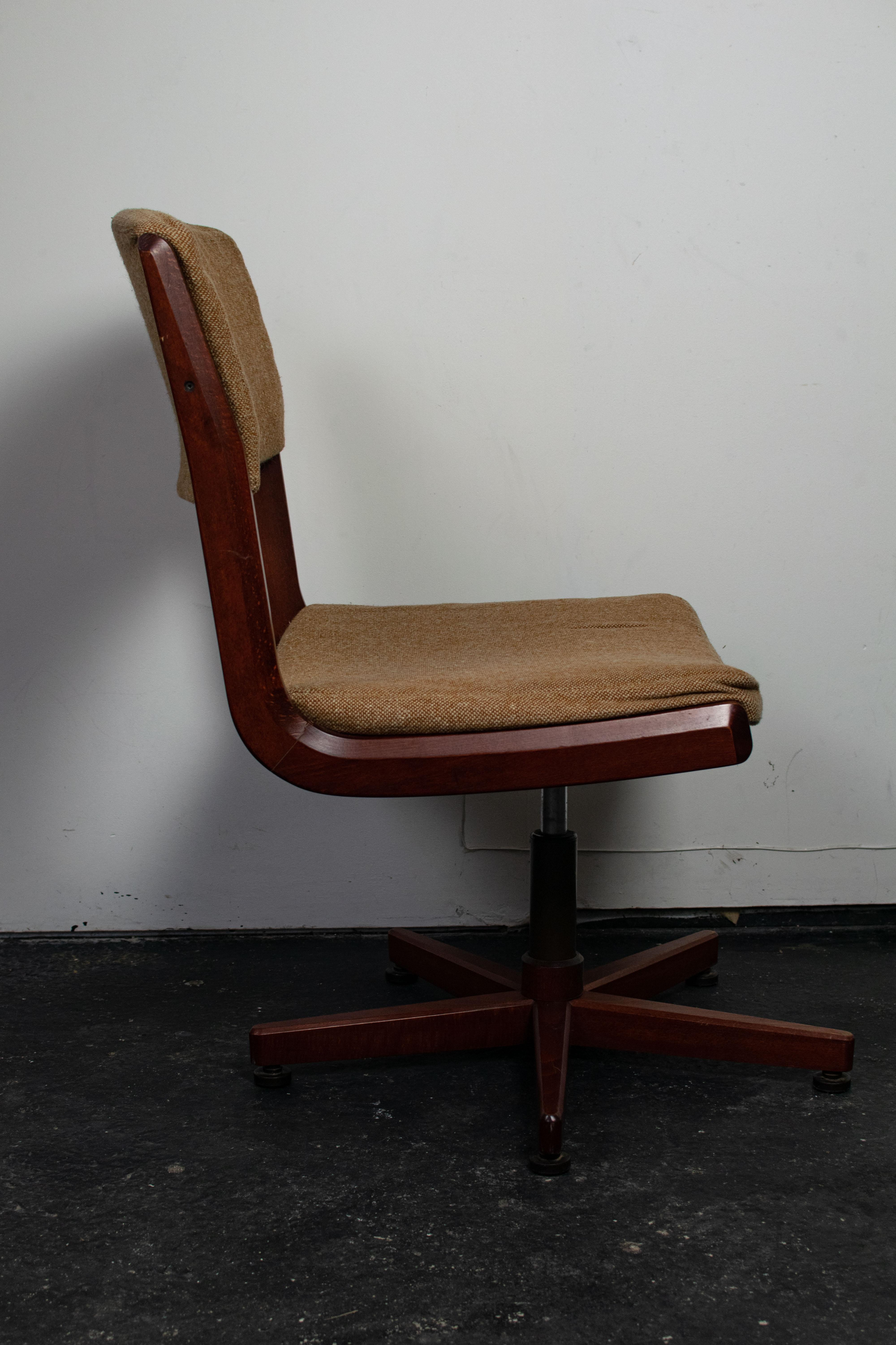 Chaise pivotante en teck danoise mi-siècle, 1960 9