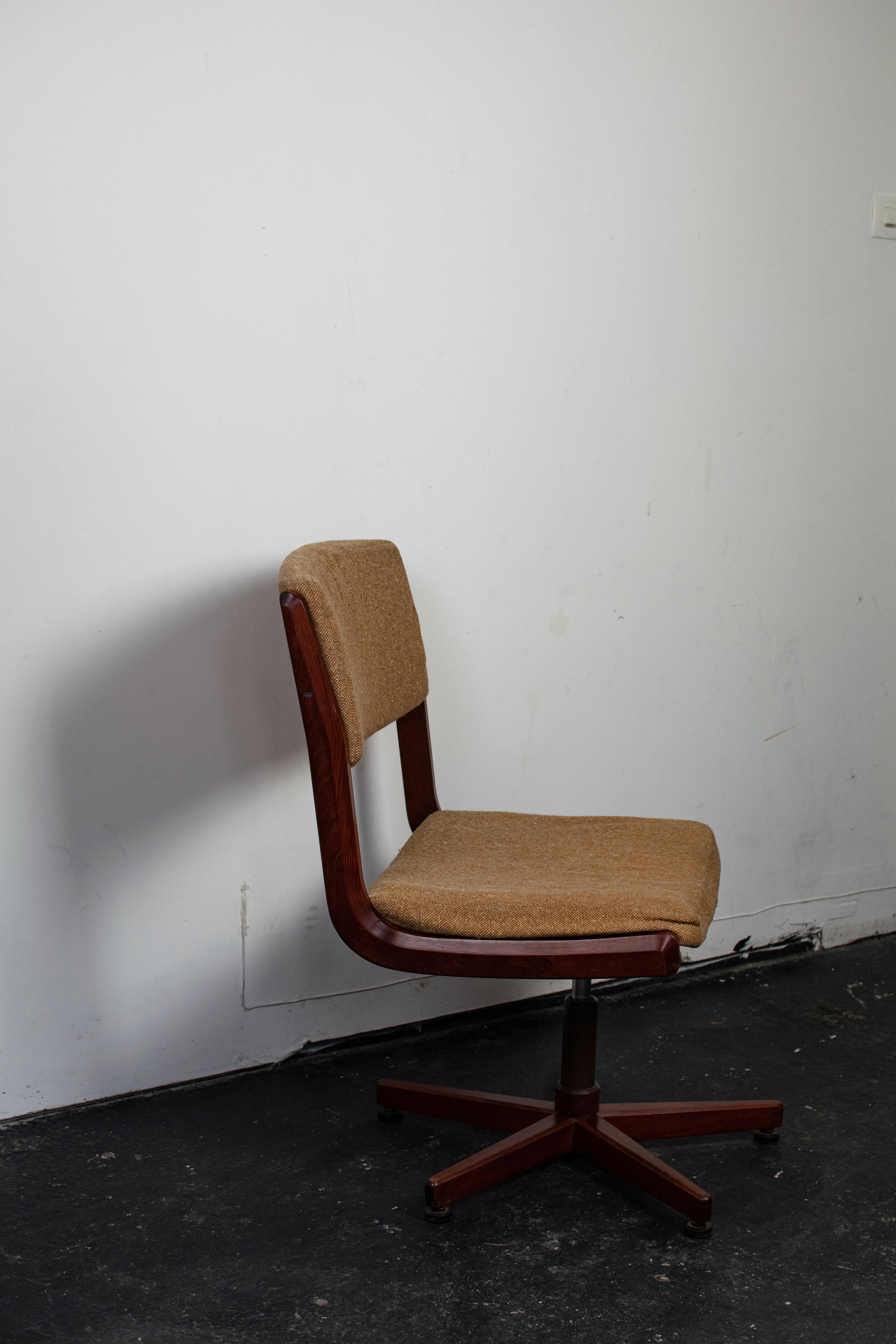 Chaise pivotante en teck danoise mi-siècle, 1960 10