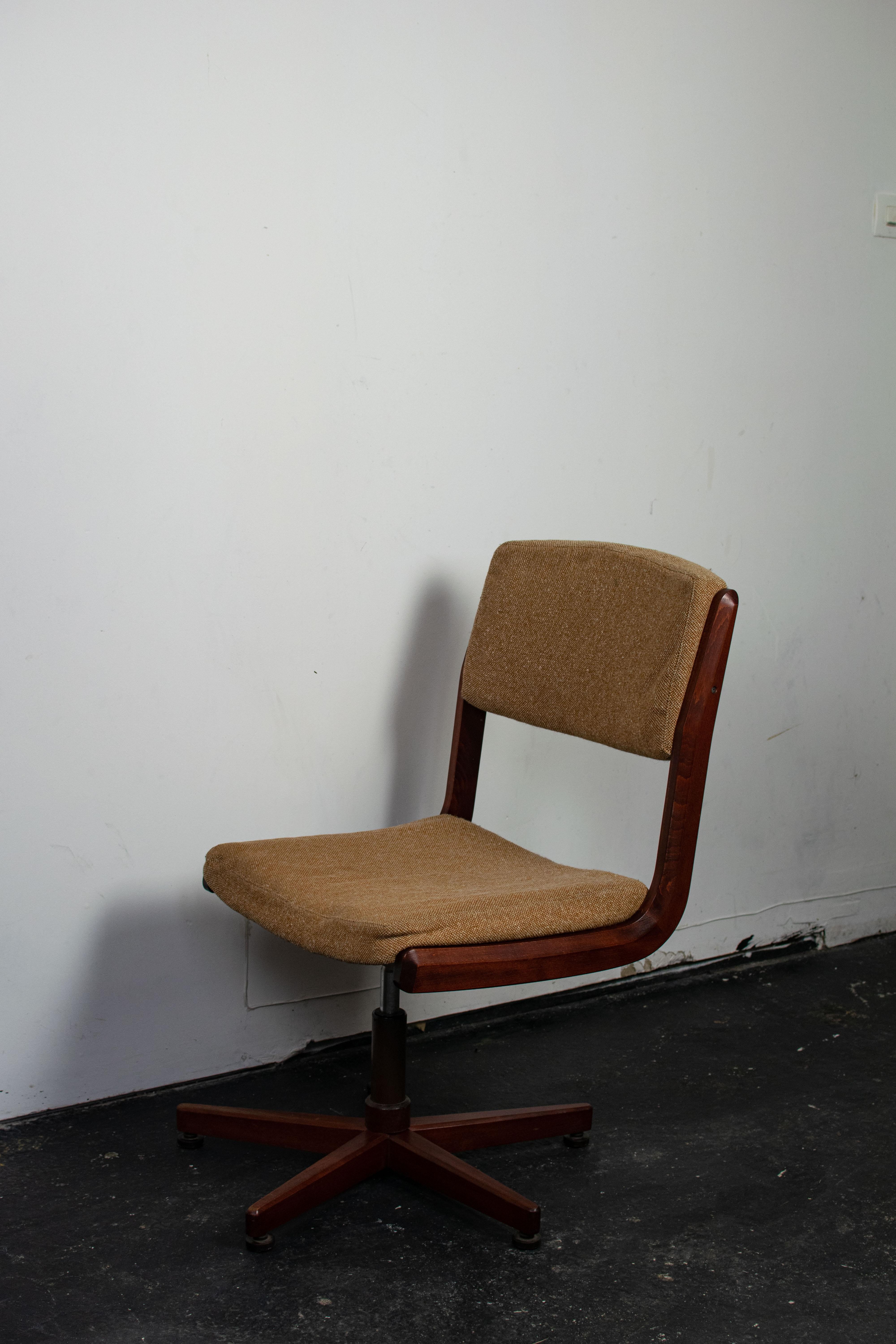Chaise pivotante en teck danoise mi-siècle, 1960 11