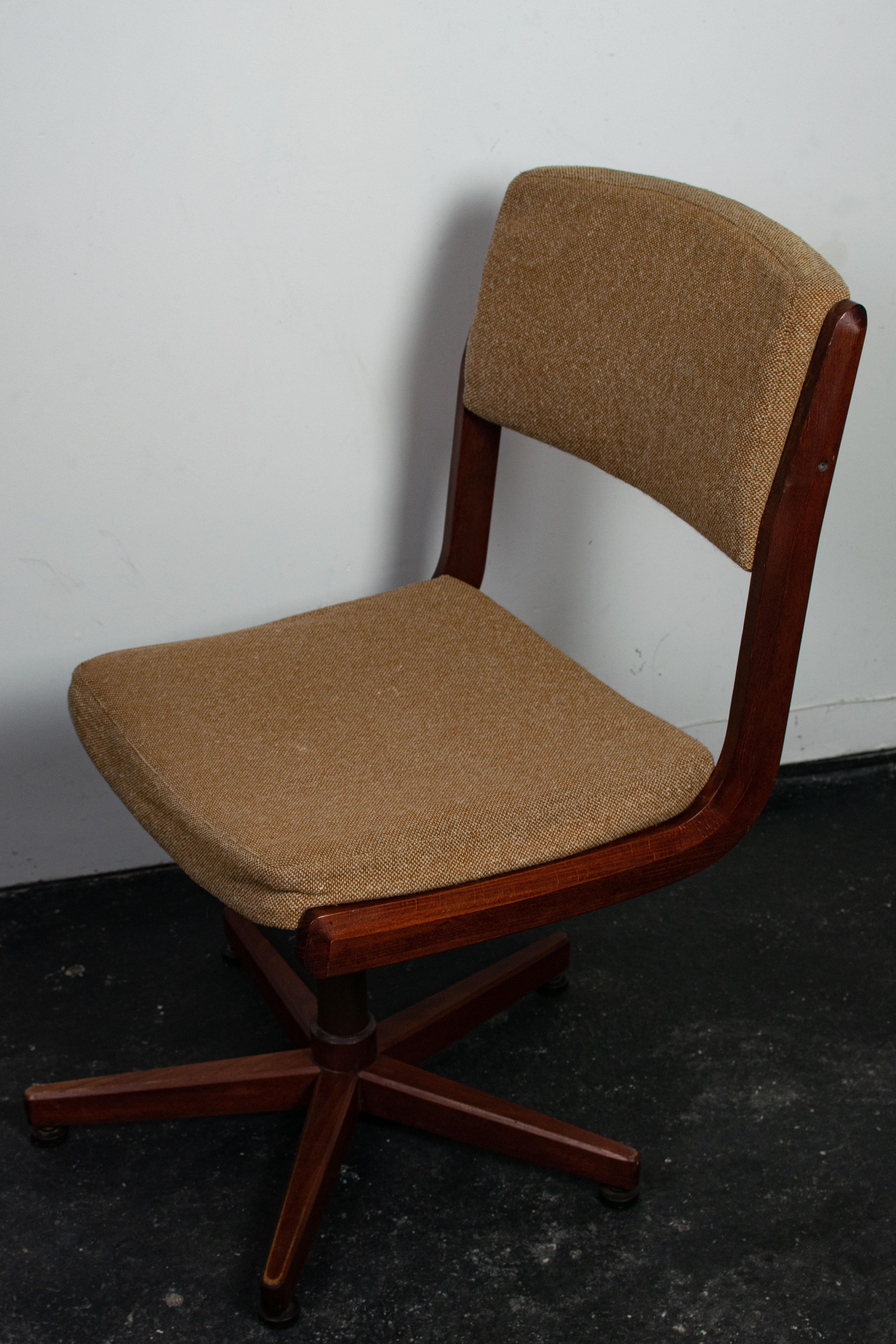 Danois Chaise pivotante en teck danoise mi-siècle, 1960