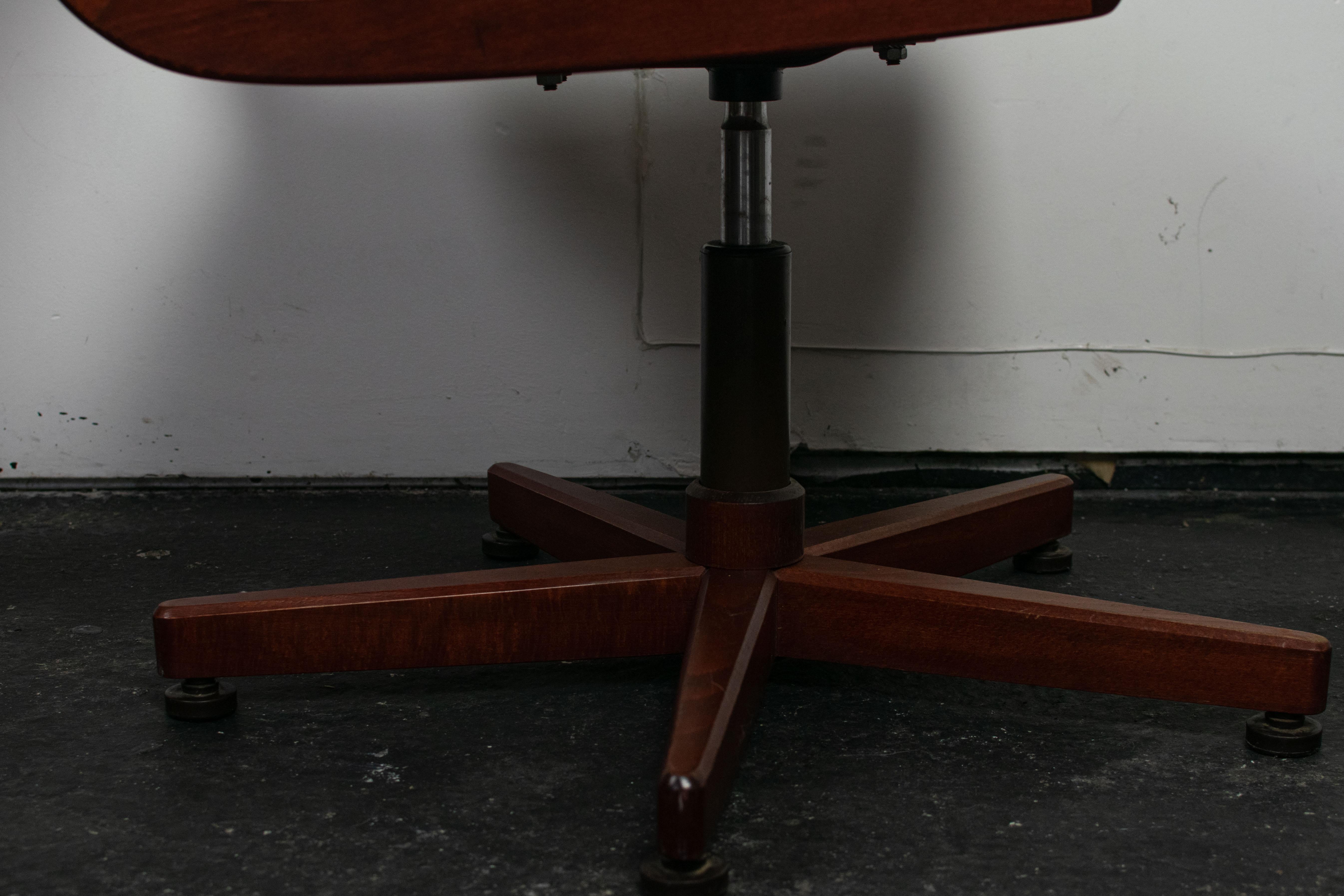 Chaise pivotante en teck danoise mi-siècle, 1960 1