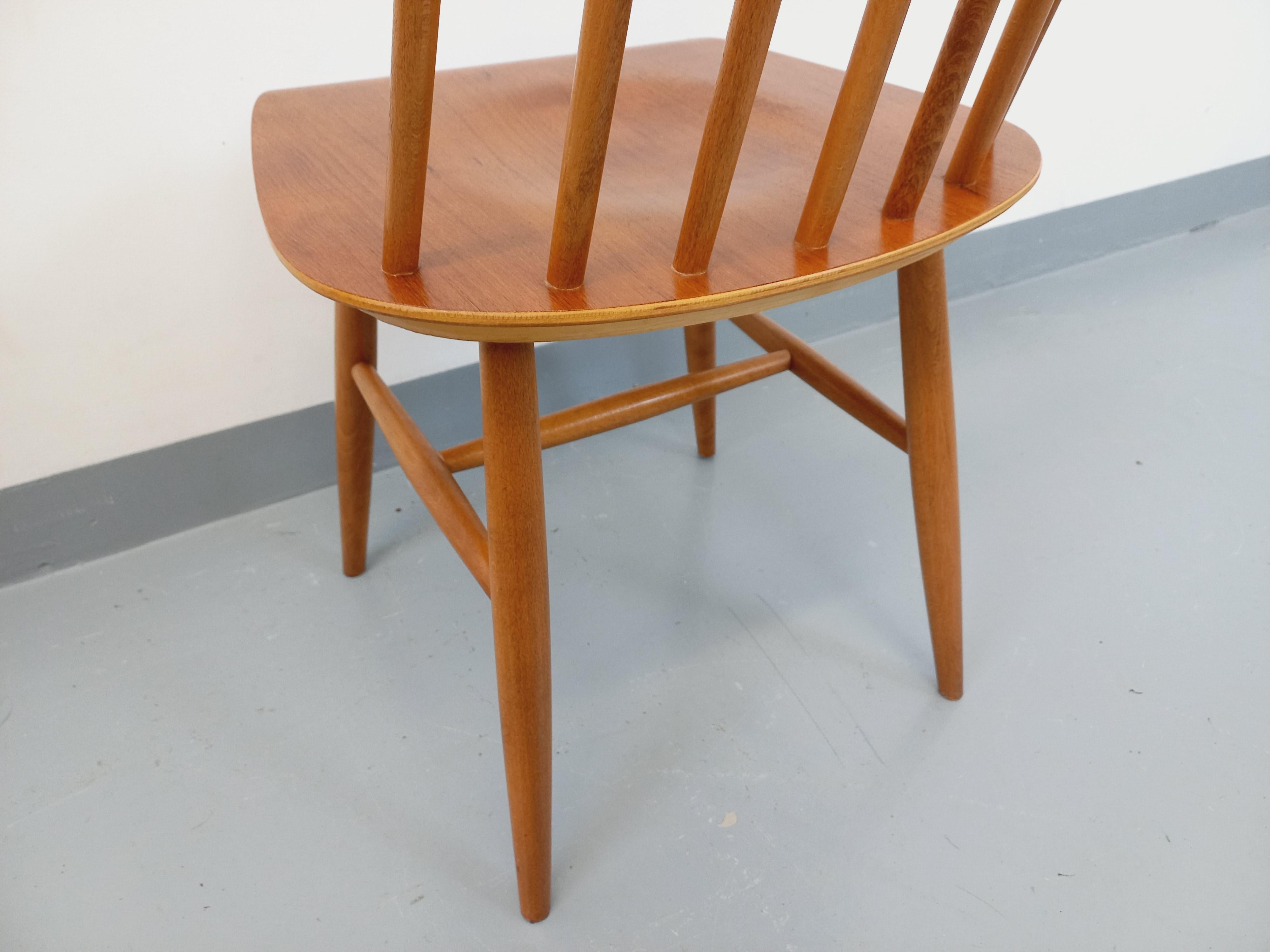 Teck Chaise scandinave Fanett par Ilmari Tapiovaara vintage en teck et bois de hêtre