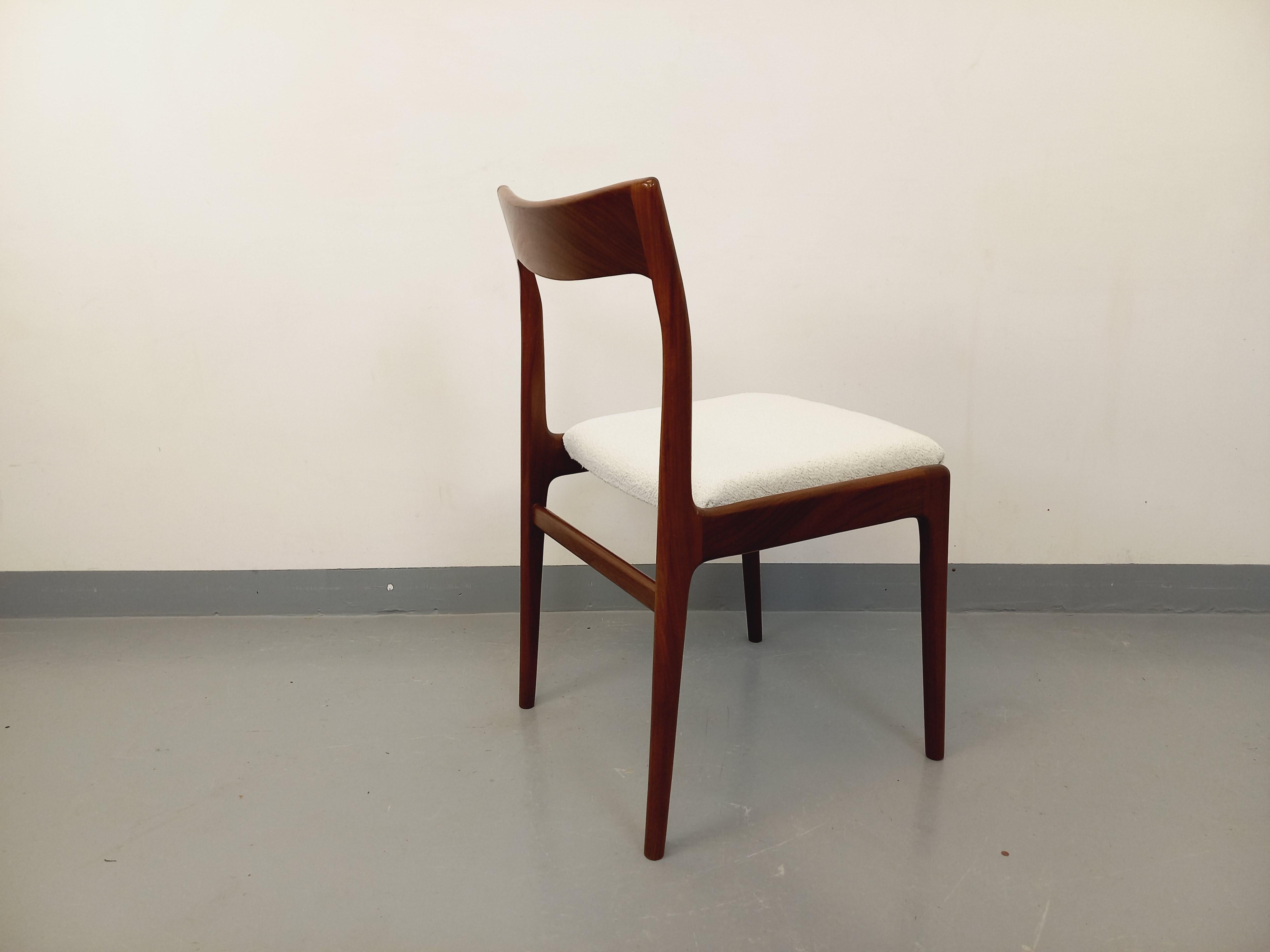 Mid-20th Century Chaise scandinave vintage en teck des années 60 For Sale