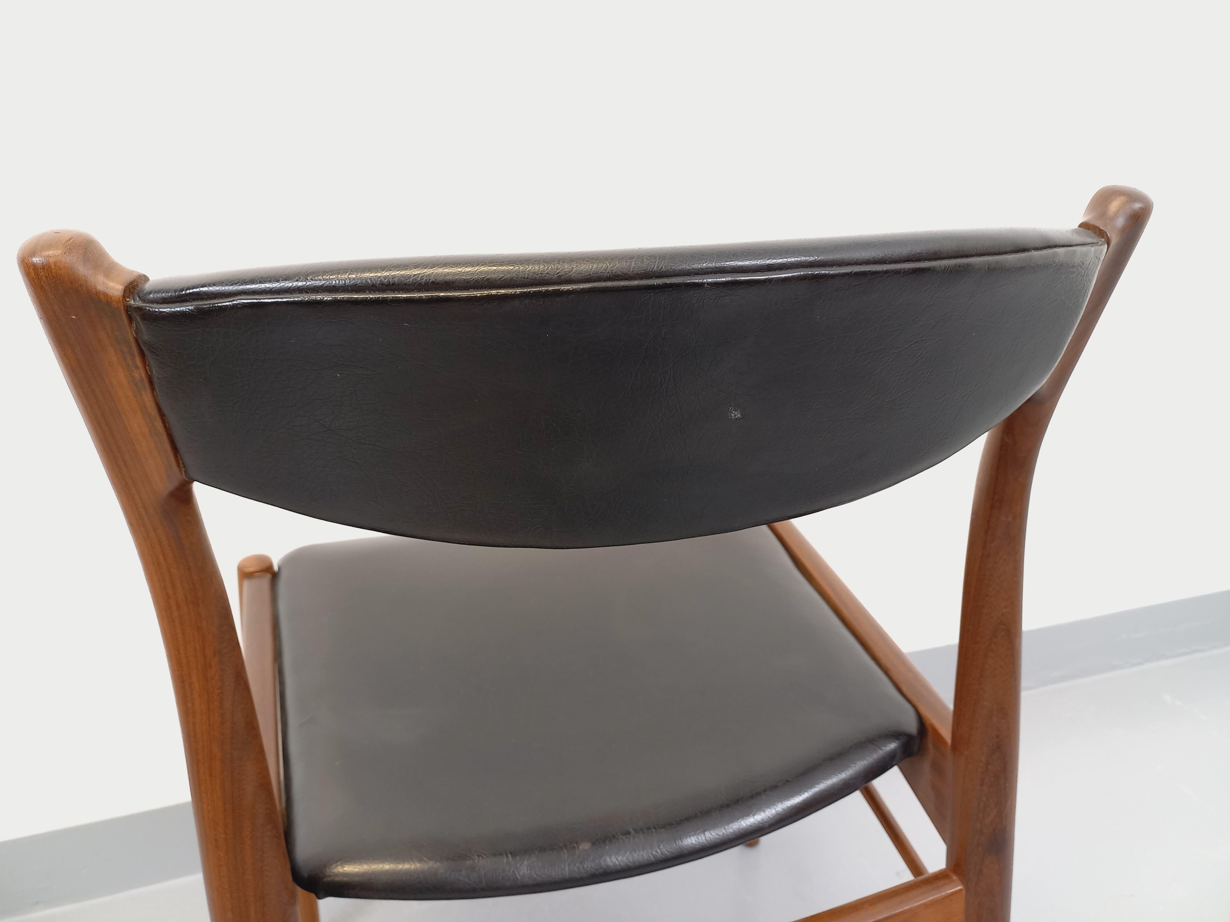 Chaise scandinave vintage en teck et skai des années 50 60 en venta 3