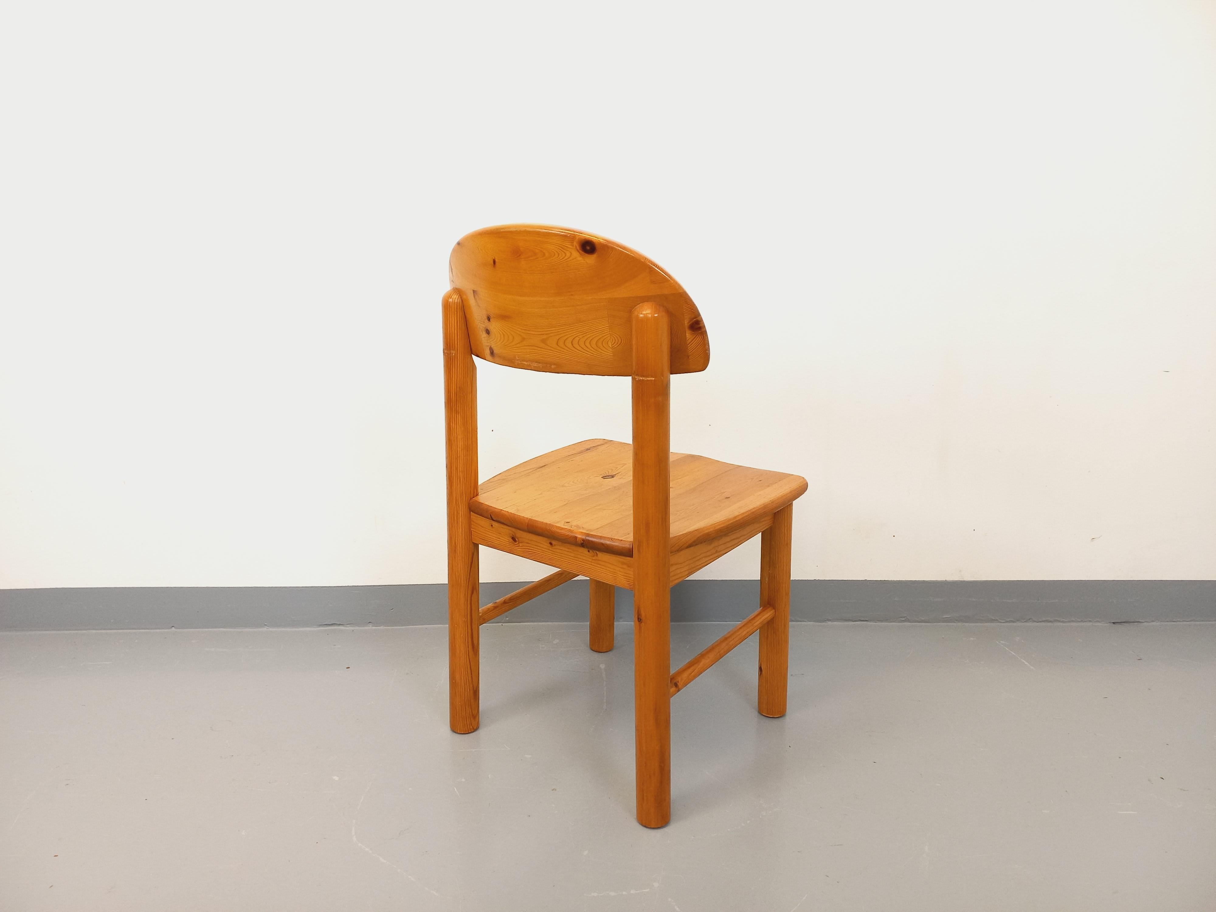 Chaise scandinave vintage Rainer Daumiller en pin des années 70 (Skandinavische Moderne) im Angebot