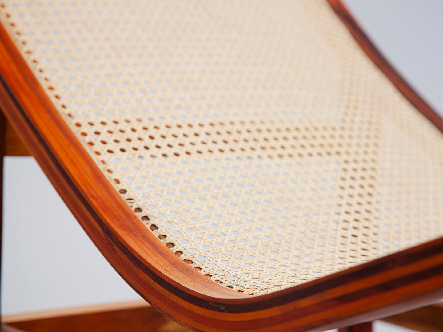 XXIe siècle et contemporain Chaise Sossego en bois massif brésilien et paille naturelle en vente