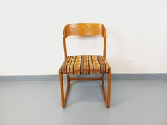 Chaise traîneau vintage de marque Boi en bois et tissu de laine années 70