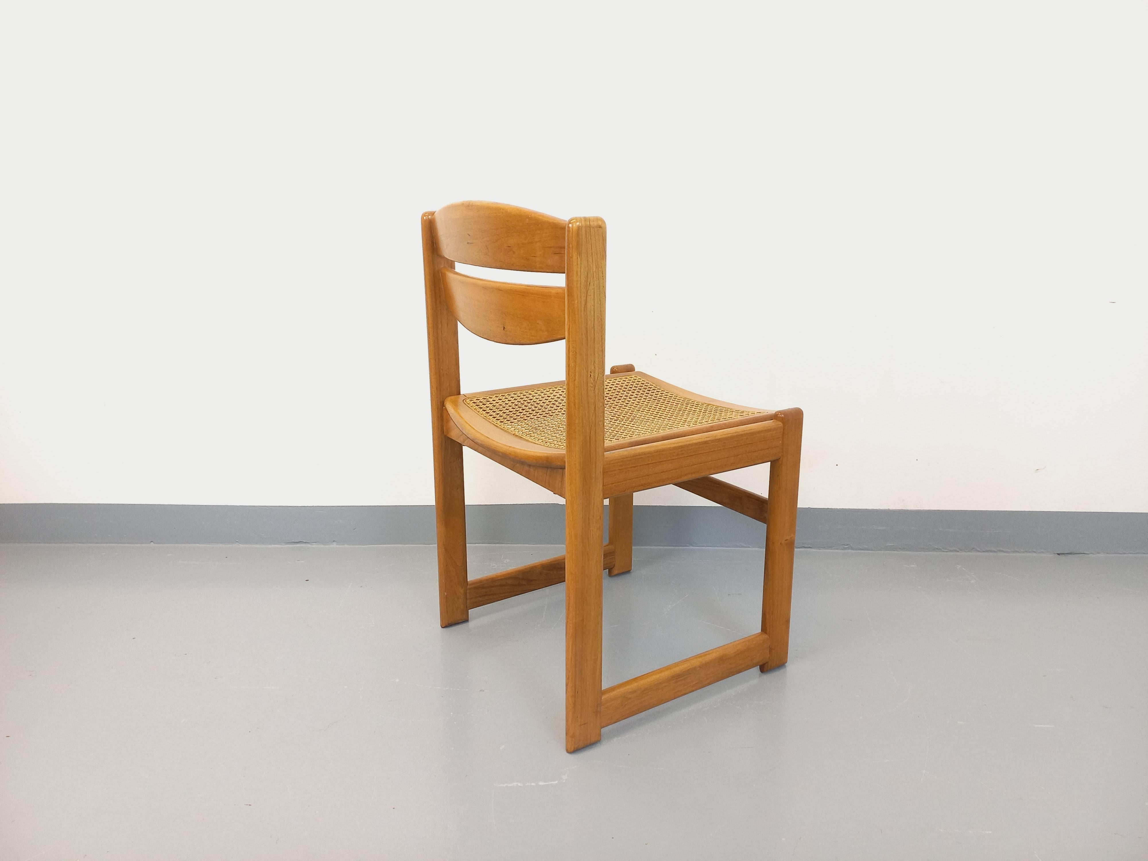 Chaise traîneau vintage en bois de hêtre et cannage des années 70 80 im Zustand „Gut“ im Angebot in BESANÇON, FR