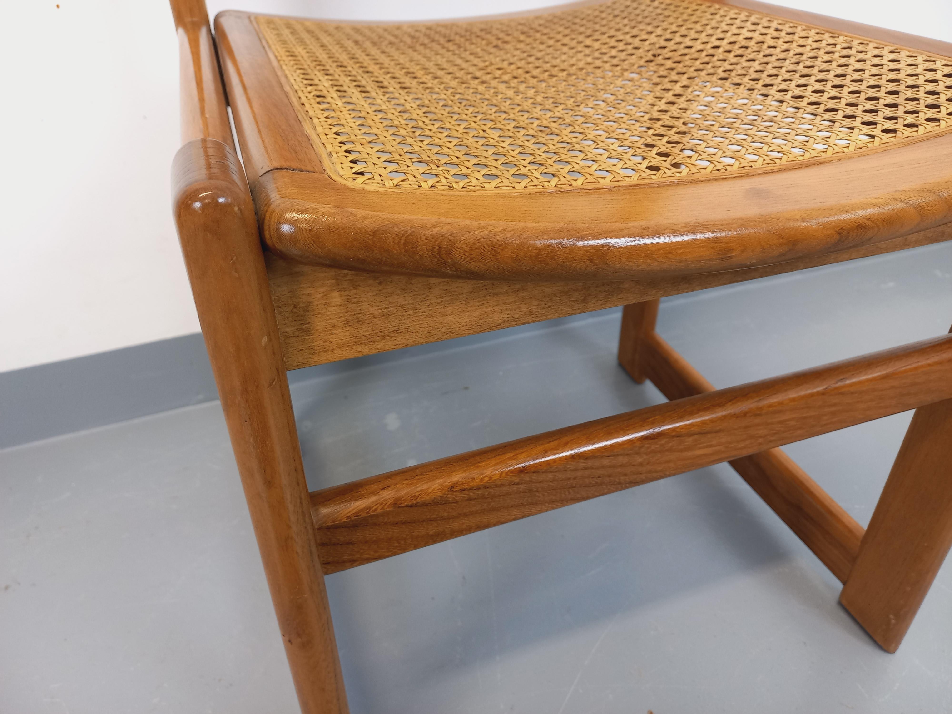 Chaise traîneau vintage en bois de hêtre et cannage des années 70 80 im Angebot 1