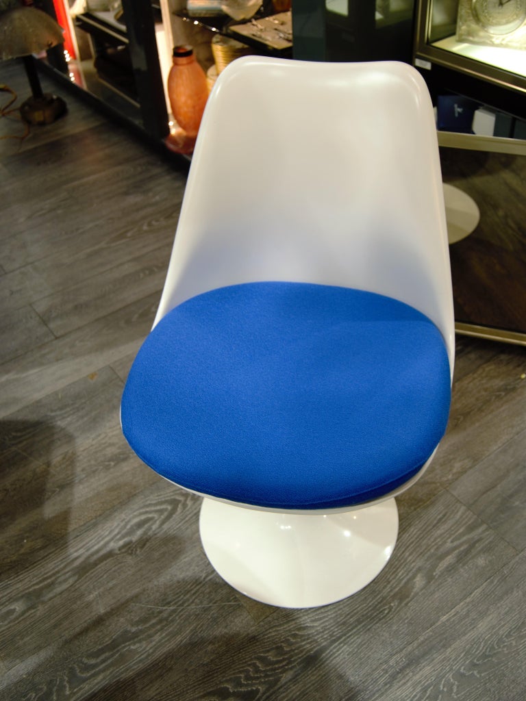 Chaises Saarinen / Ээро сааринен (eero saarinen) родился в финляндии в 1910 году в семье архитектора элиеля сааринена (eliel saarinen), впоследствии директора американской академии искусств.