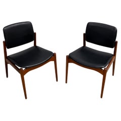 Chaises « Captain » par Erik Buch