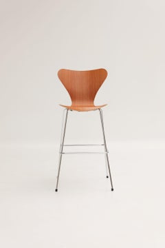 Chaises de bar Série 7 3187 en bois par Arne Jacobsen pour Fritz Hansen