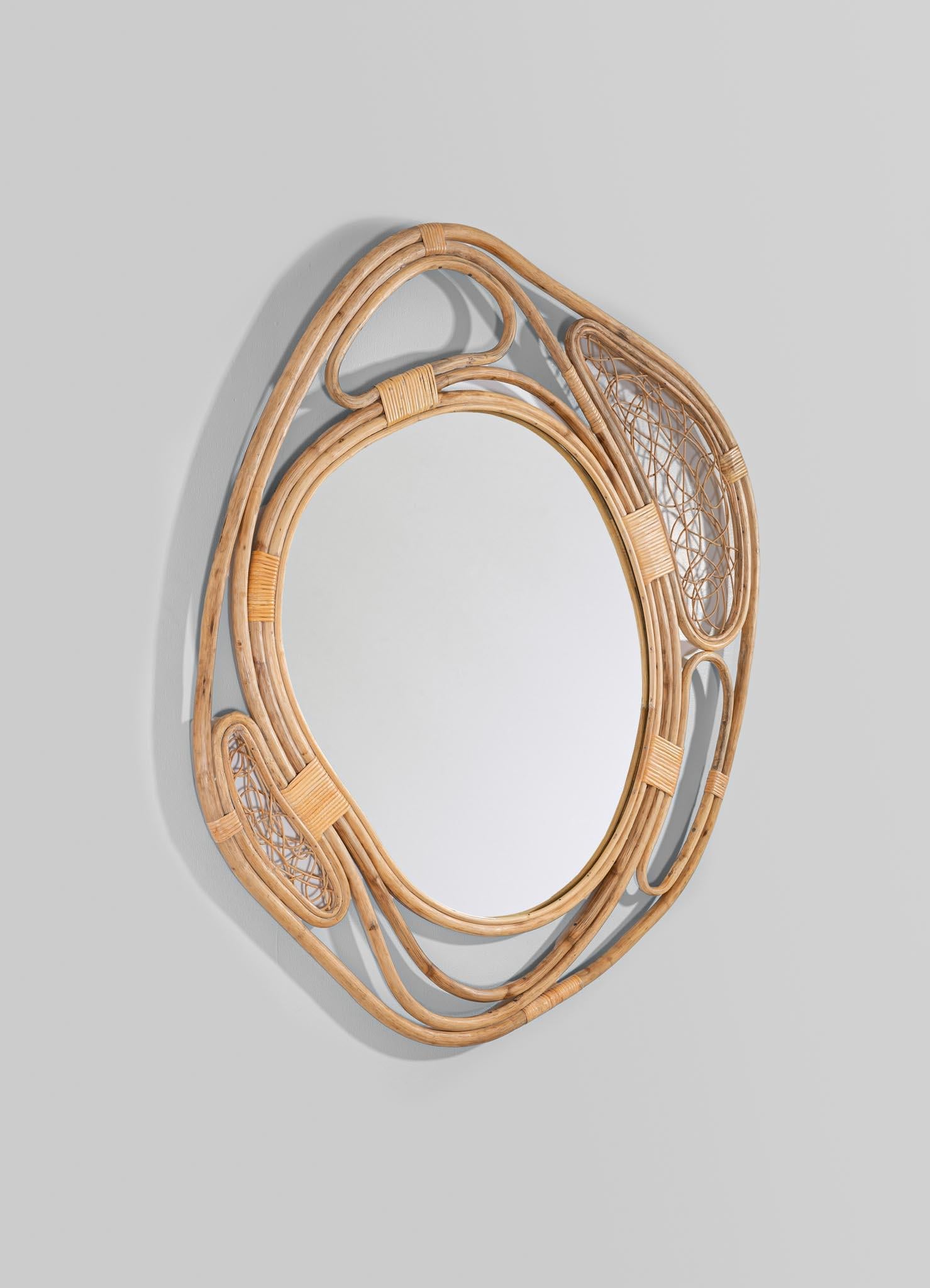 Indien Miroir rond Chakra en rotin Viya de Vikram Goyal en vente